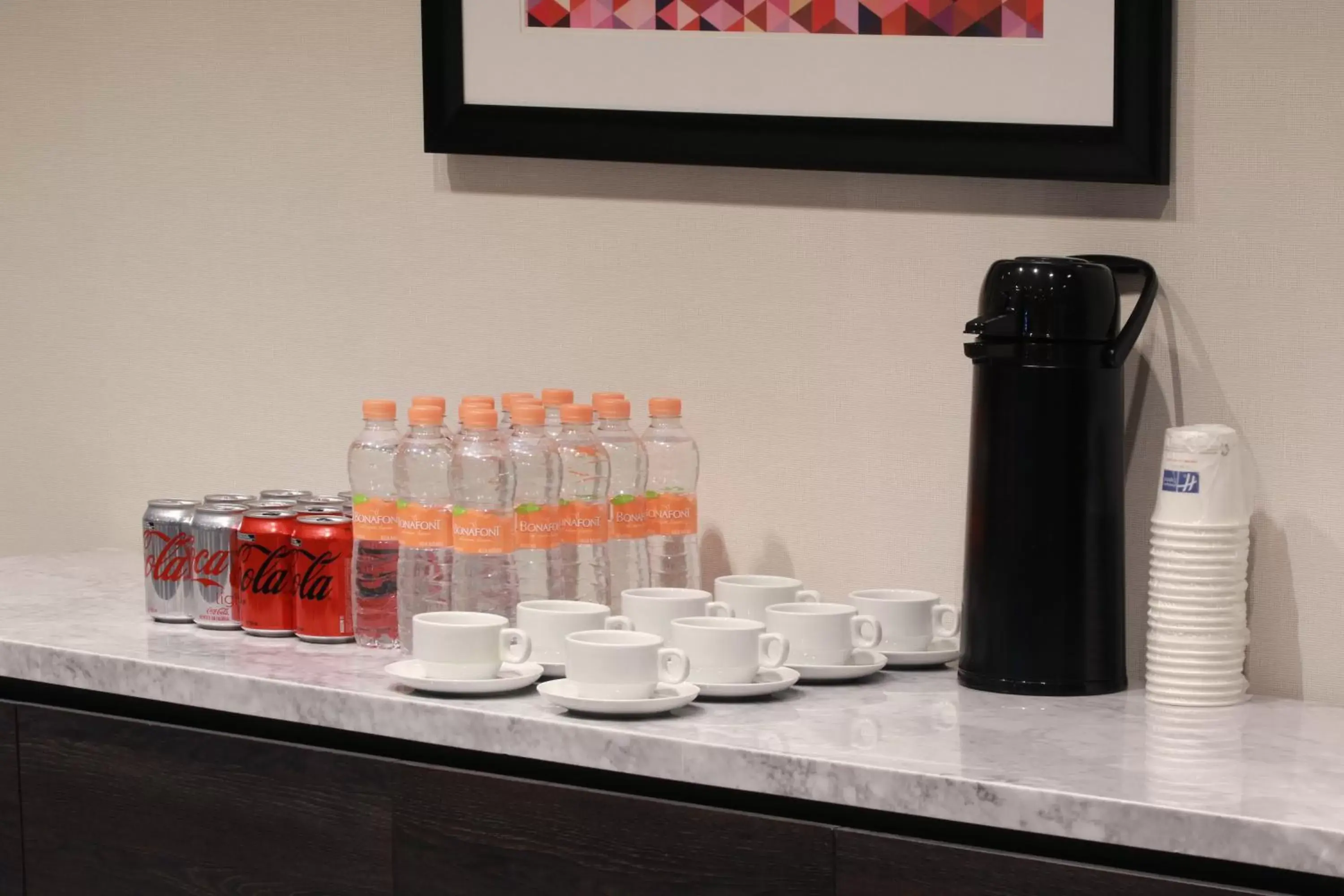 Coffee/tea facilities in Holiday Inn Express - Monterrey - Fundidora, an IHG Hotel