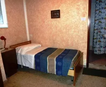 Bed in Hotel Bolognese