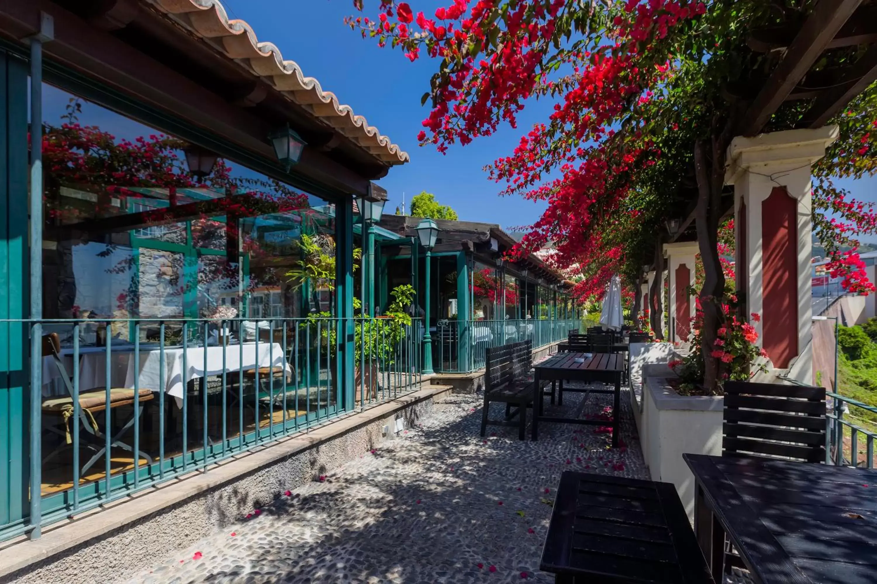 Restaurant/places to eat in Quinta do Estreito