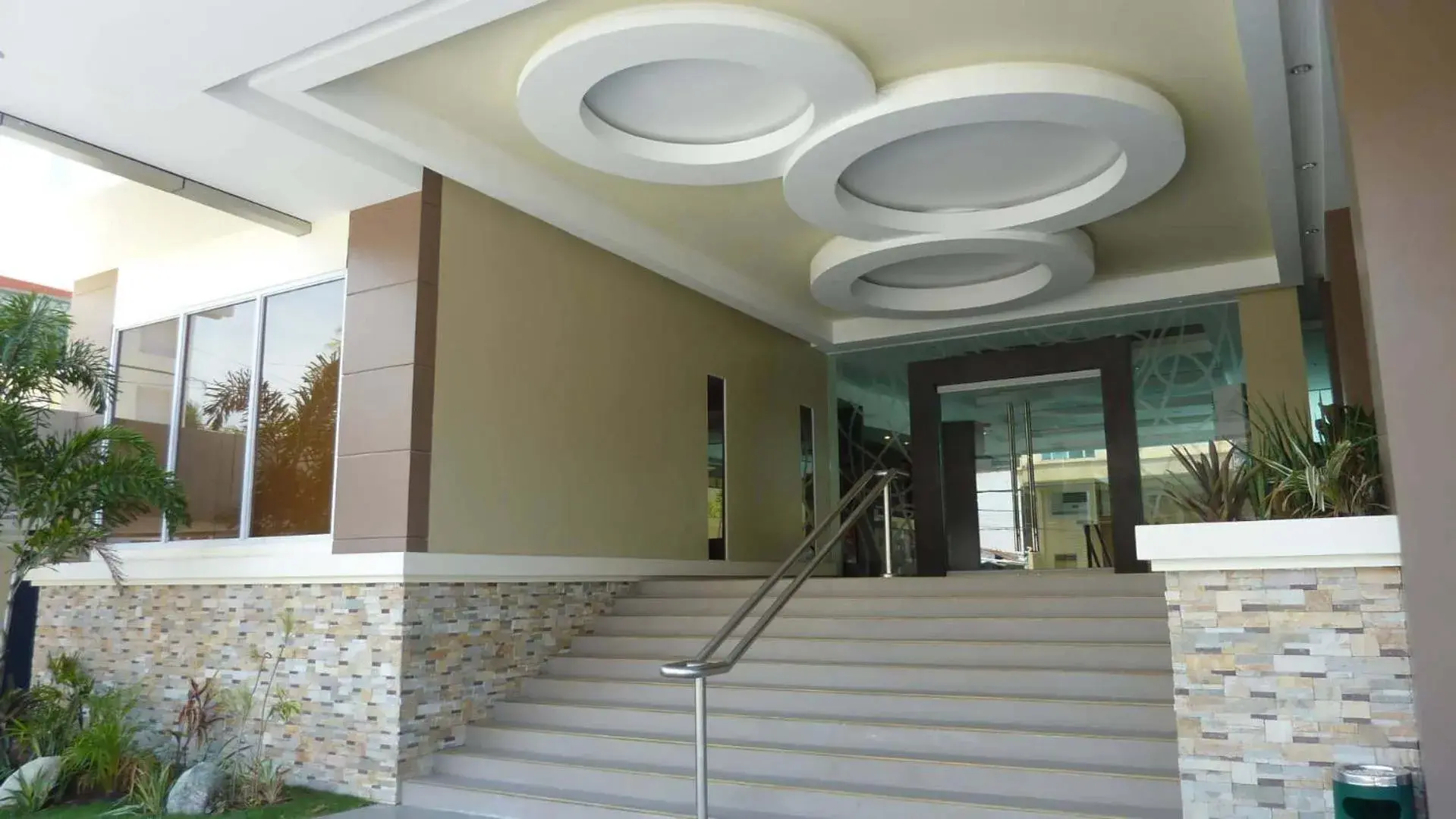 Facade/entrance, Lobby/Reception in Circle Inn - Iloilo City Center