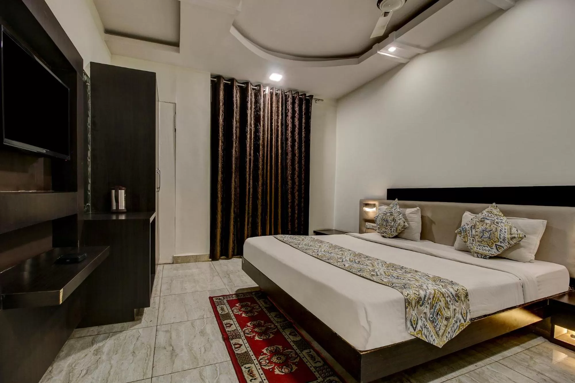 Bed in FabHotel CSFC Near Bhopal Railway Station