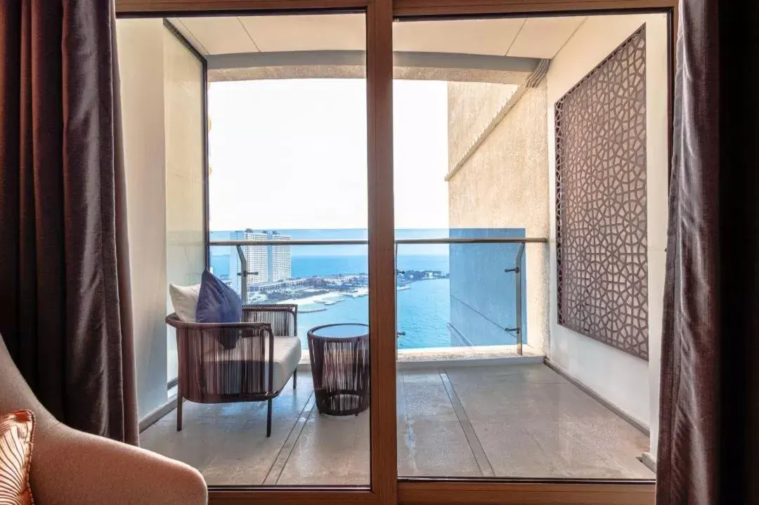 Seating area, Pool View in Howard Johnson Plaza by Wyndham Blue Bay Sihanoukville