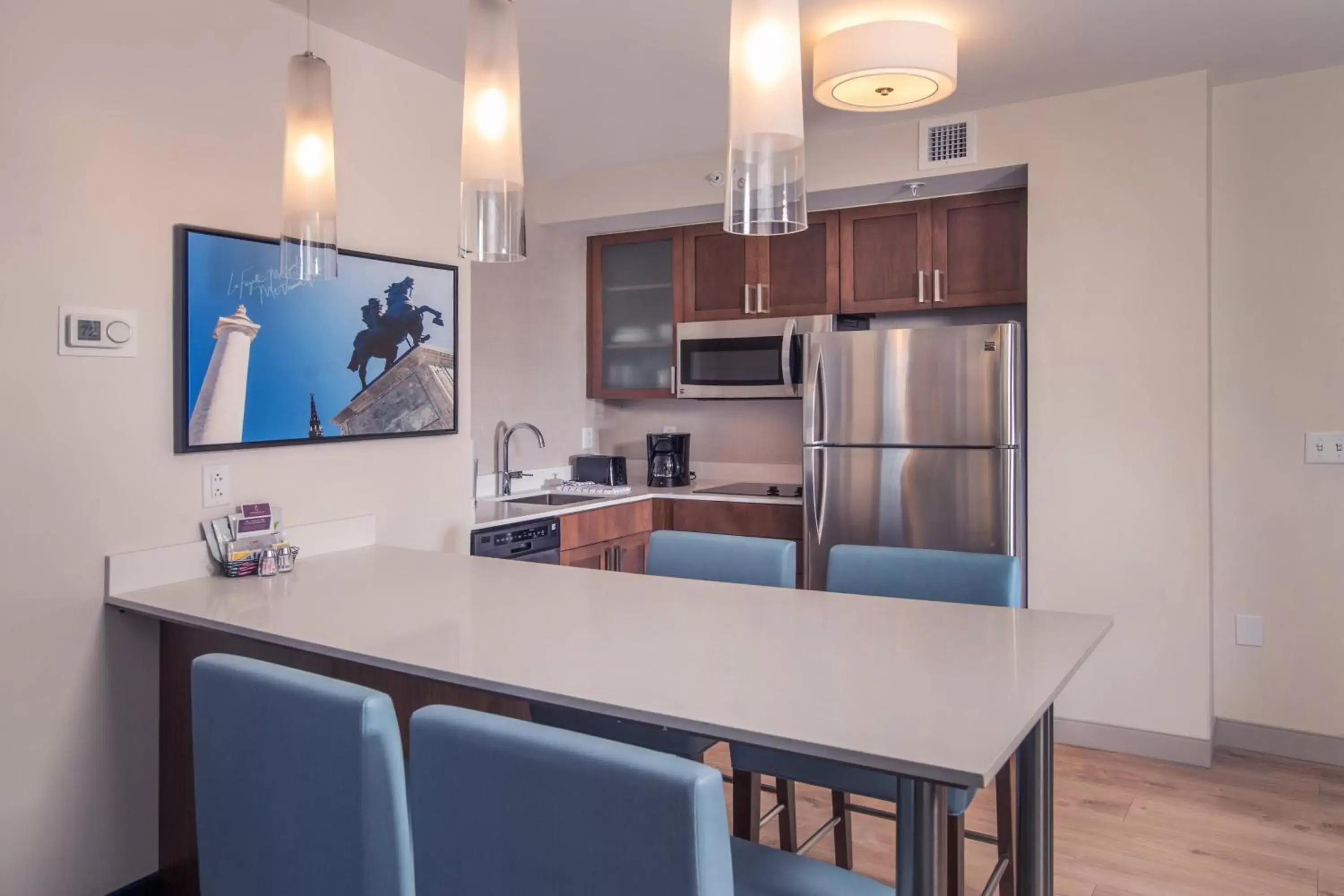 Kitchen or kitchenette, Kitchen/Kitchenette in Residence Inn by Marriott Baltimore at The Johns Hopkins Medical Campus