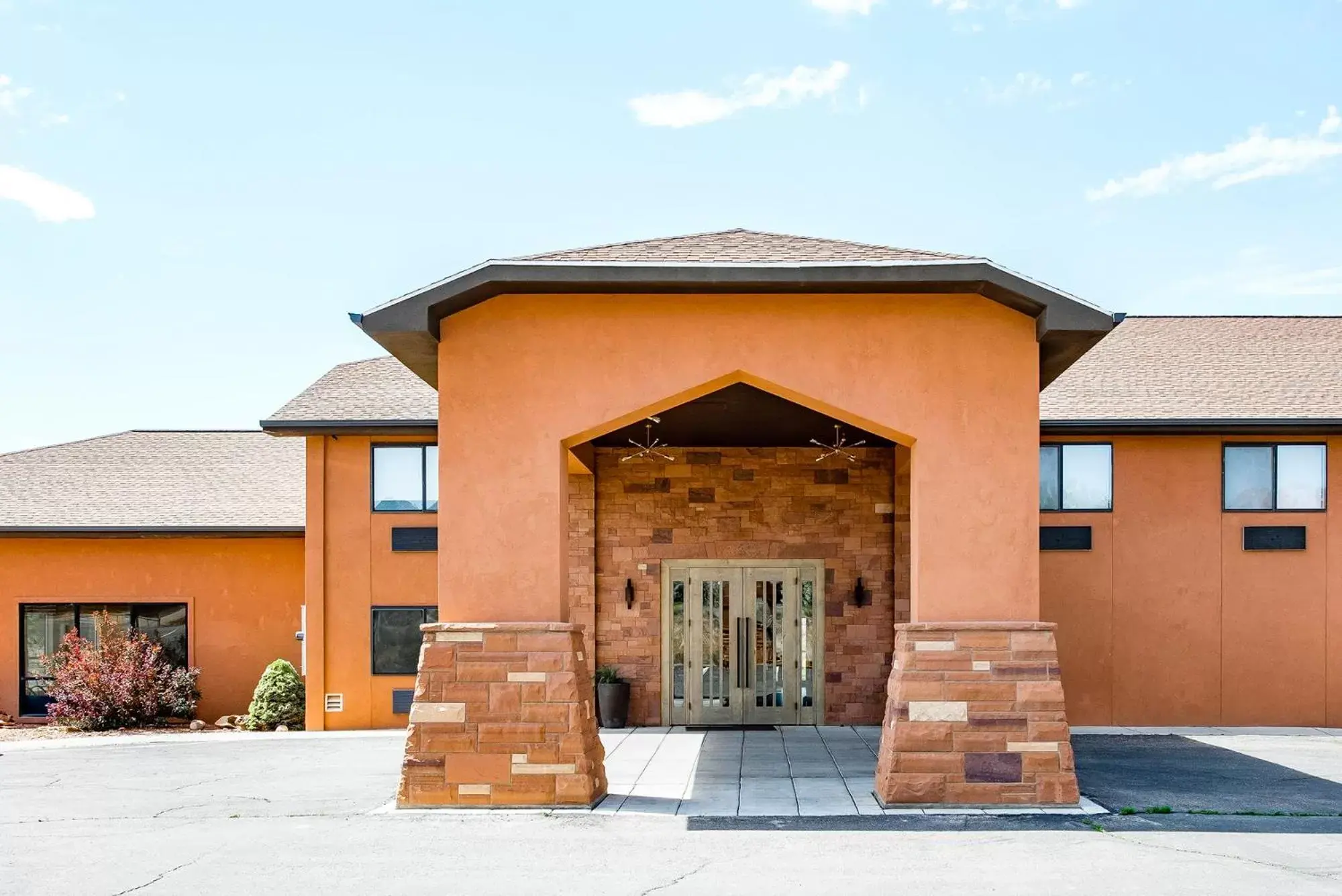 Facade/entrance, Property Building in Red Sands Hotel