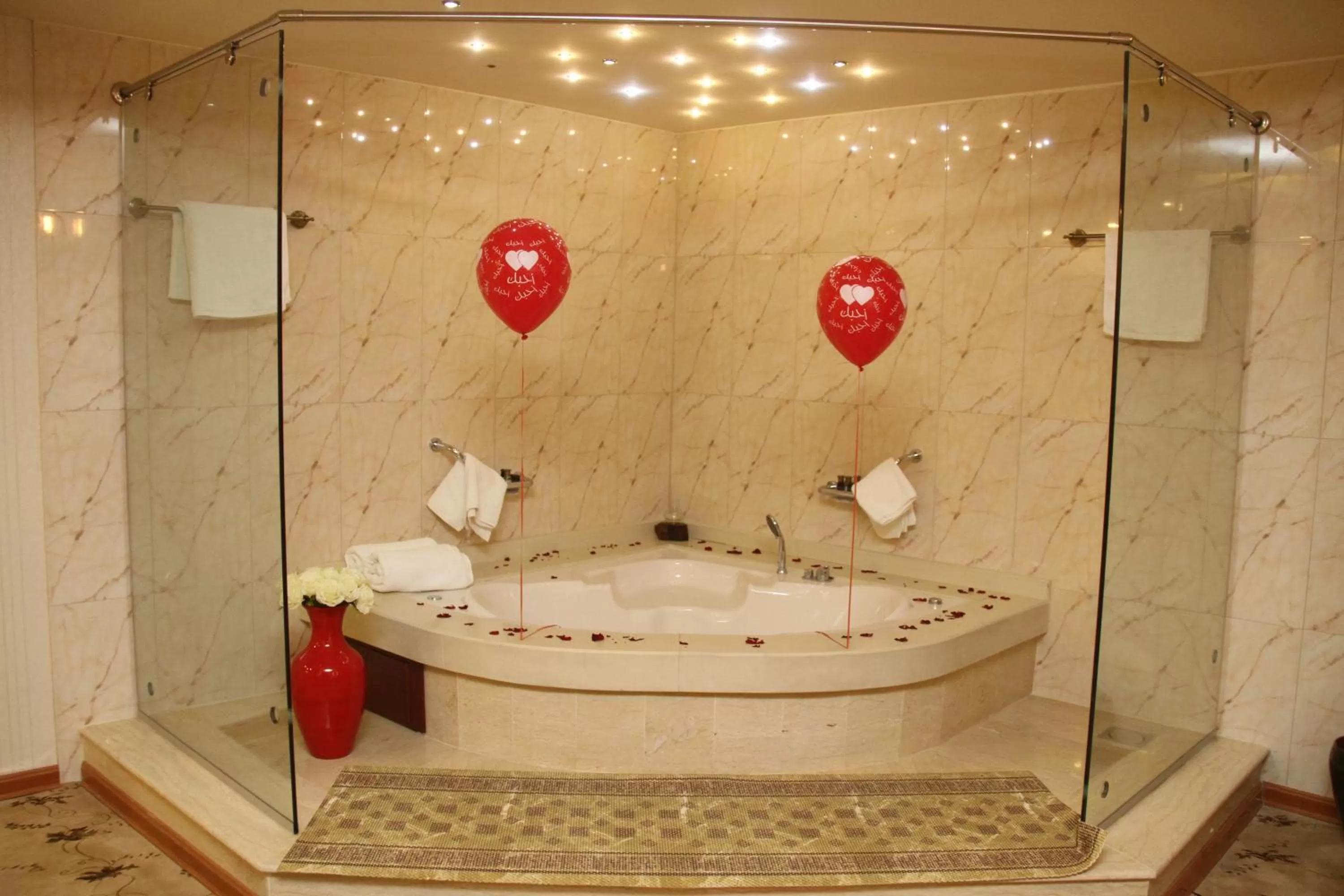 Hot Tub, Bathroom in Saleem Afandi Hotel