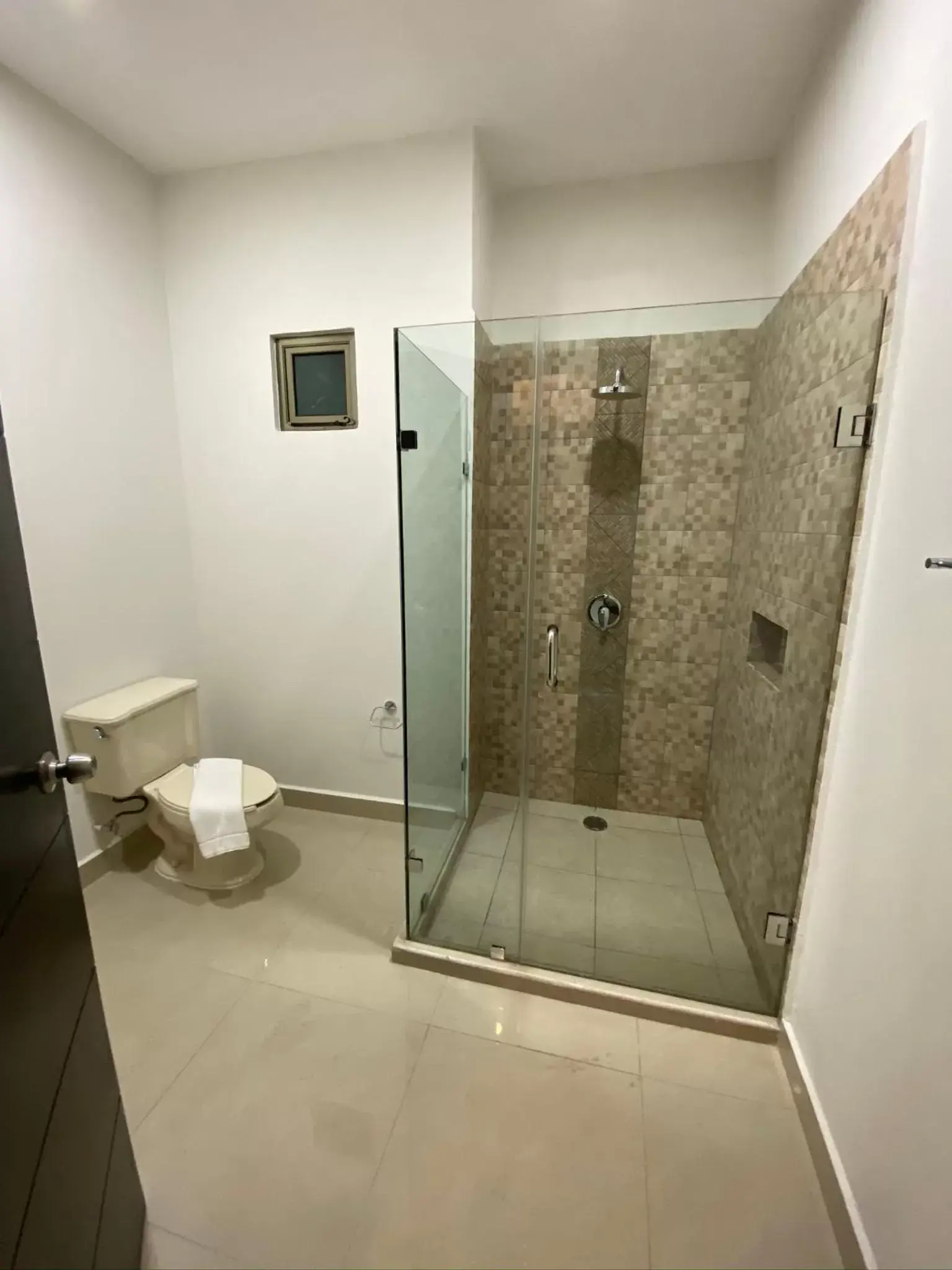 Toilet, Bathroom in Hotel Ambra