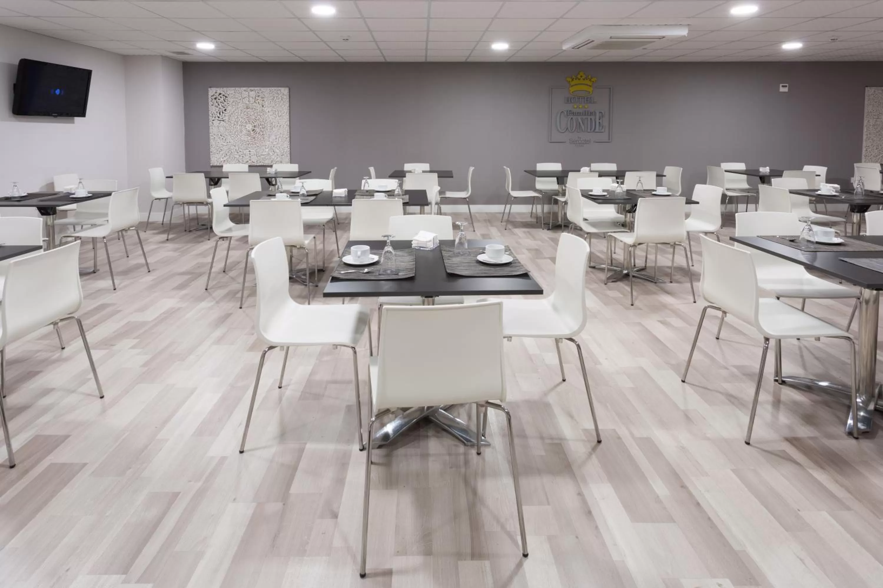 Restaurant/places to eat in Hotel Familia Conde