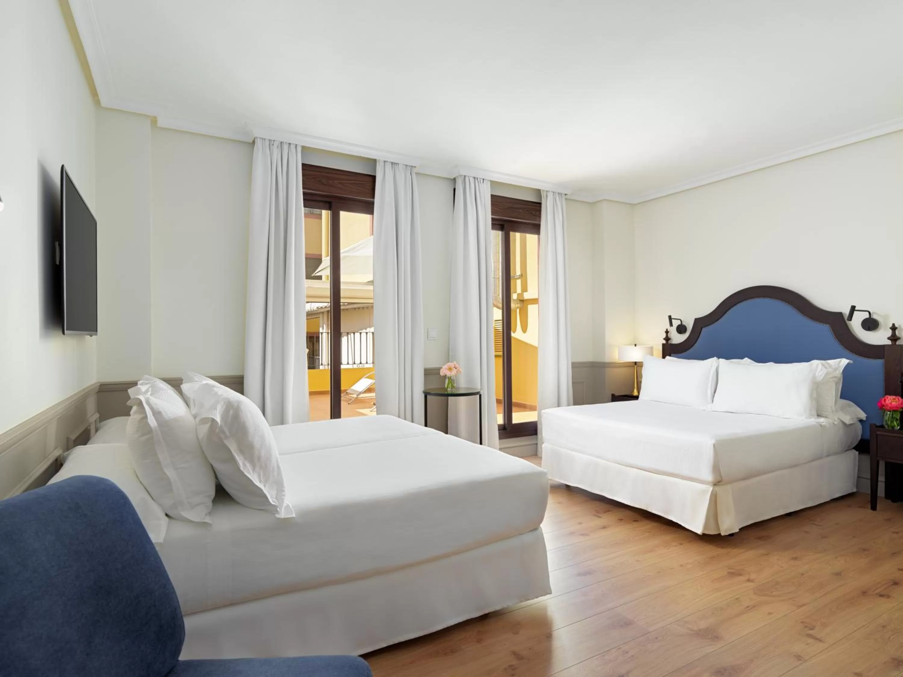 Decorative detail, Bed in H10 Corregidor Boutique Hotel