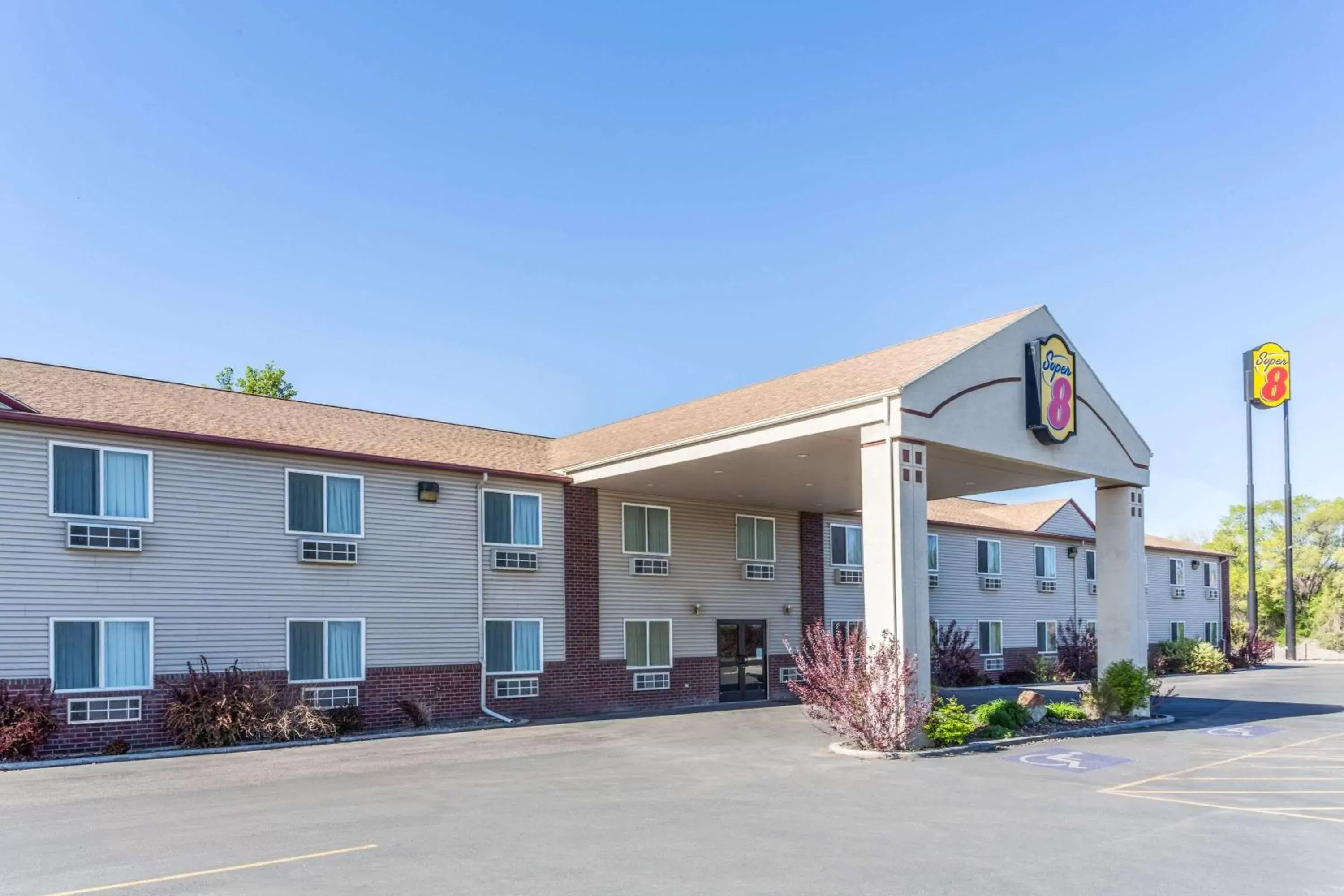 Property Building in Super 8 by Wyndham Super 8 Blackfoot