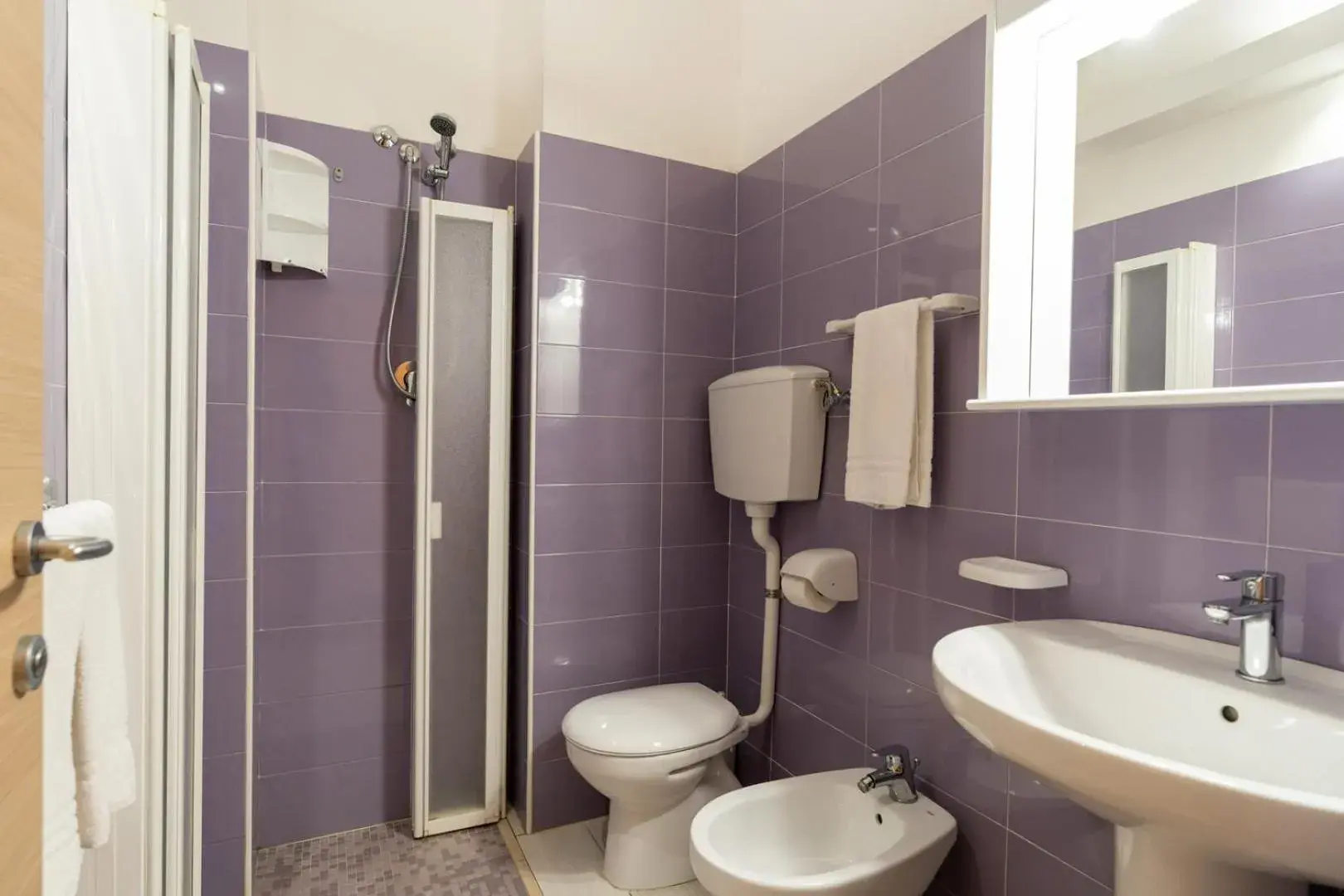 Bathroom in Hotel Montmartre