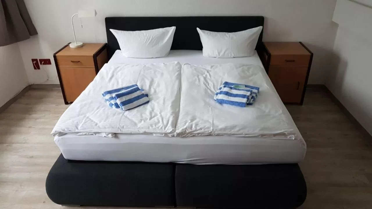 Bed in Appartement-Hotel Rostock