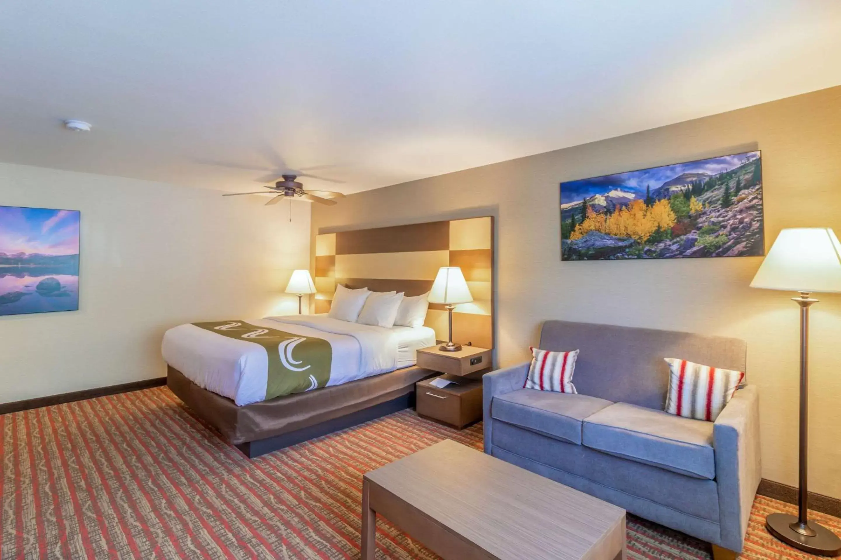Bedroom in Quality Inn near Rocky Mountain National Park