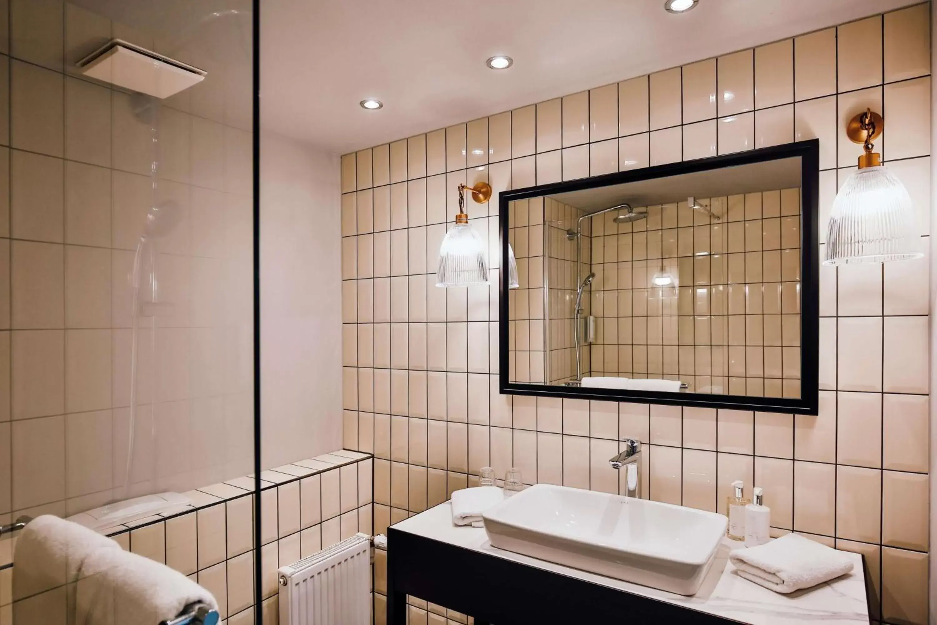 Bathroom in Hotel Berlin, Berlin, a member of Radisson Individuals