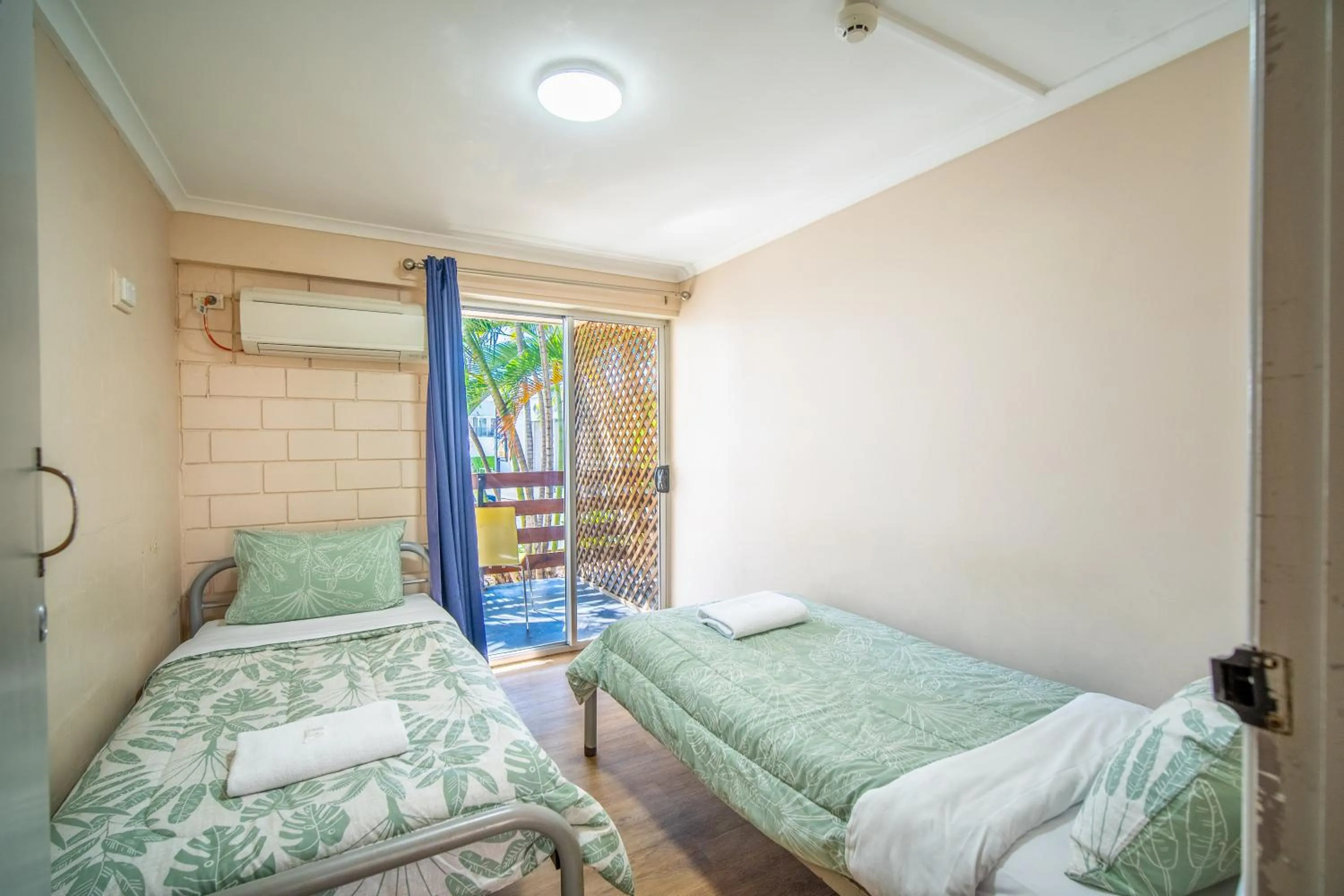 Bed in Airlie Beach YHA