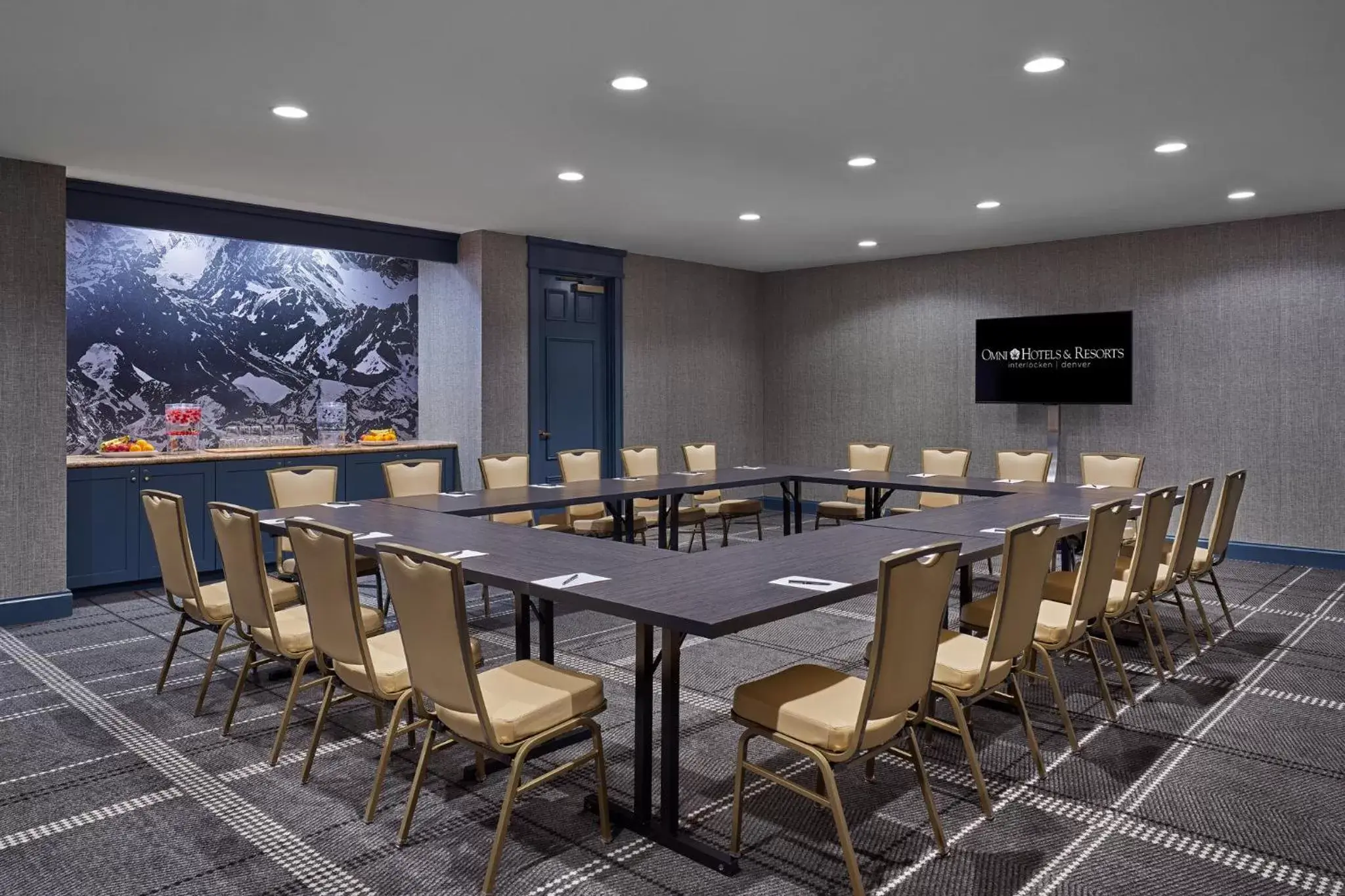 Meeting/conference room in Omni Interlocken Hotel