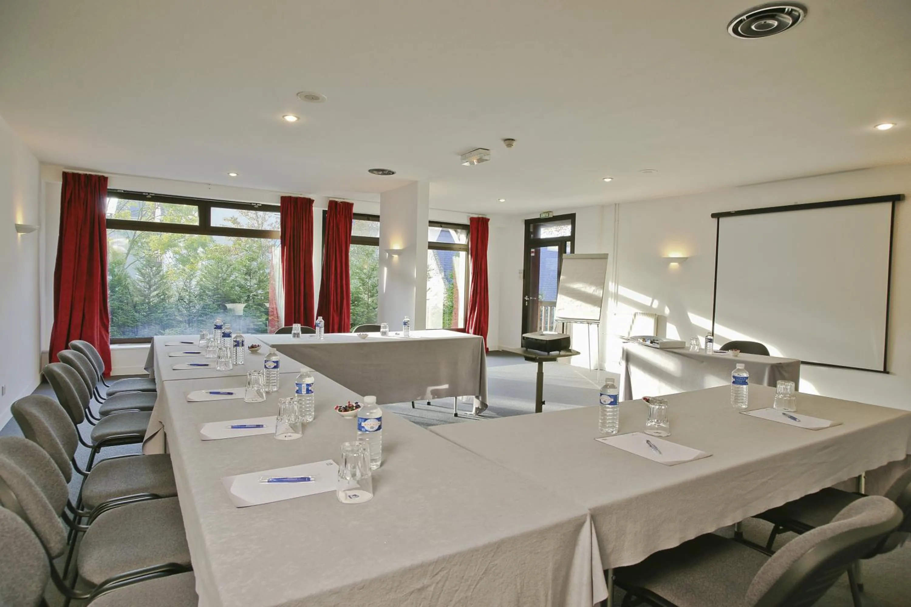 Business facilities in Best Western Plus Hostellerie Du Vallon