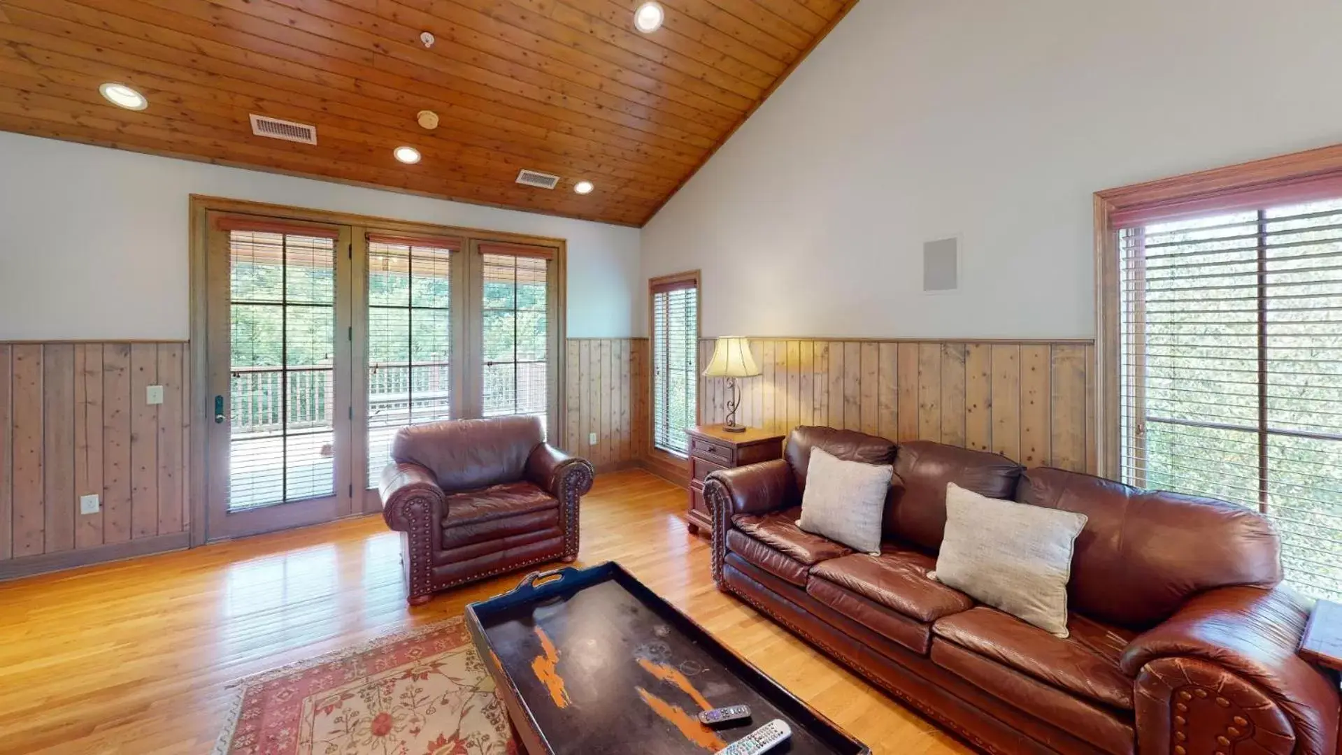 Apartment with Mountain View in Viewpoint Condominiums Apartment with Mountain View in Viewpoint Condominiums