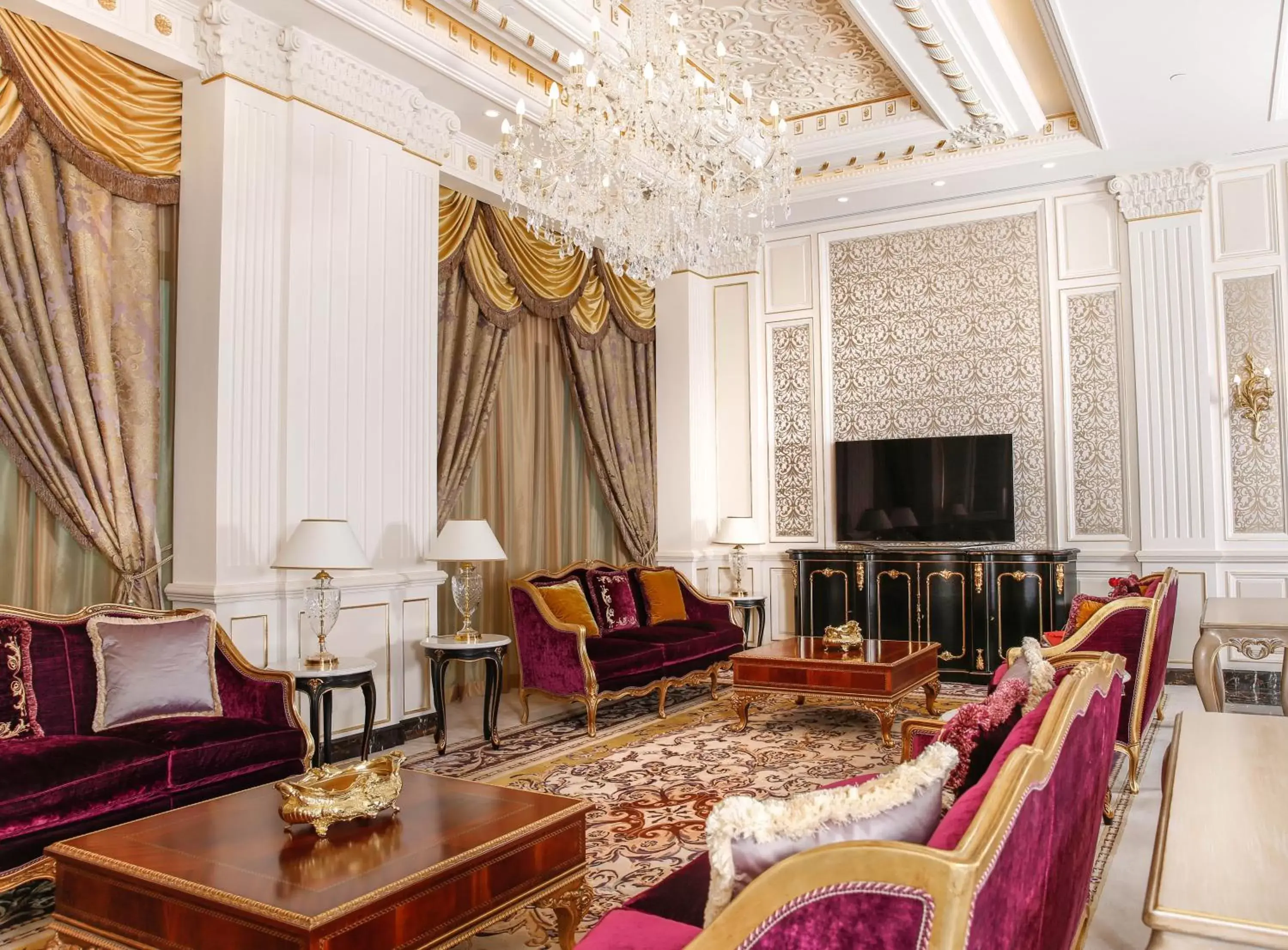 Meeting/conference room, Lounge/Bar in Crowne Plaza Kuwait Al Thuraya City, an IHG Hotel