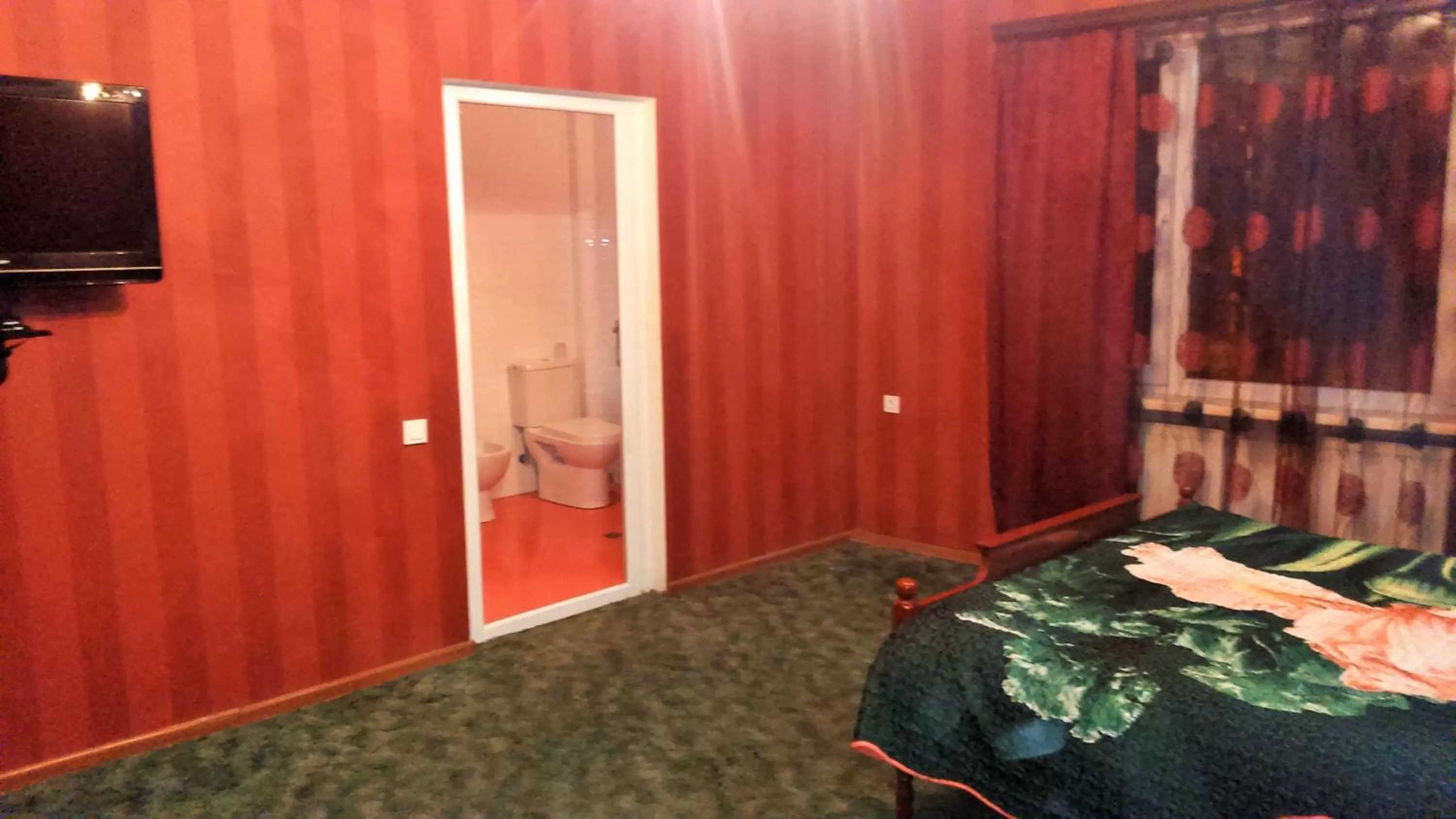 Bed in Hotel Lilo near Airport