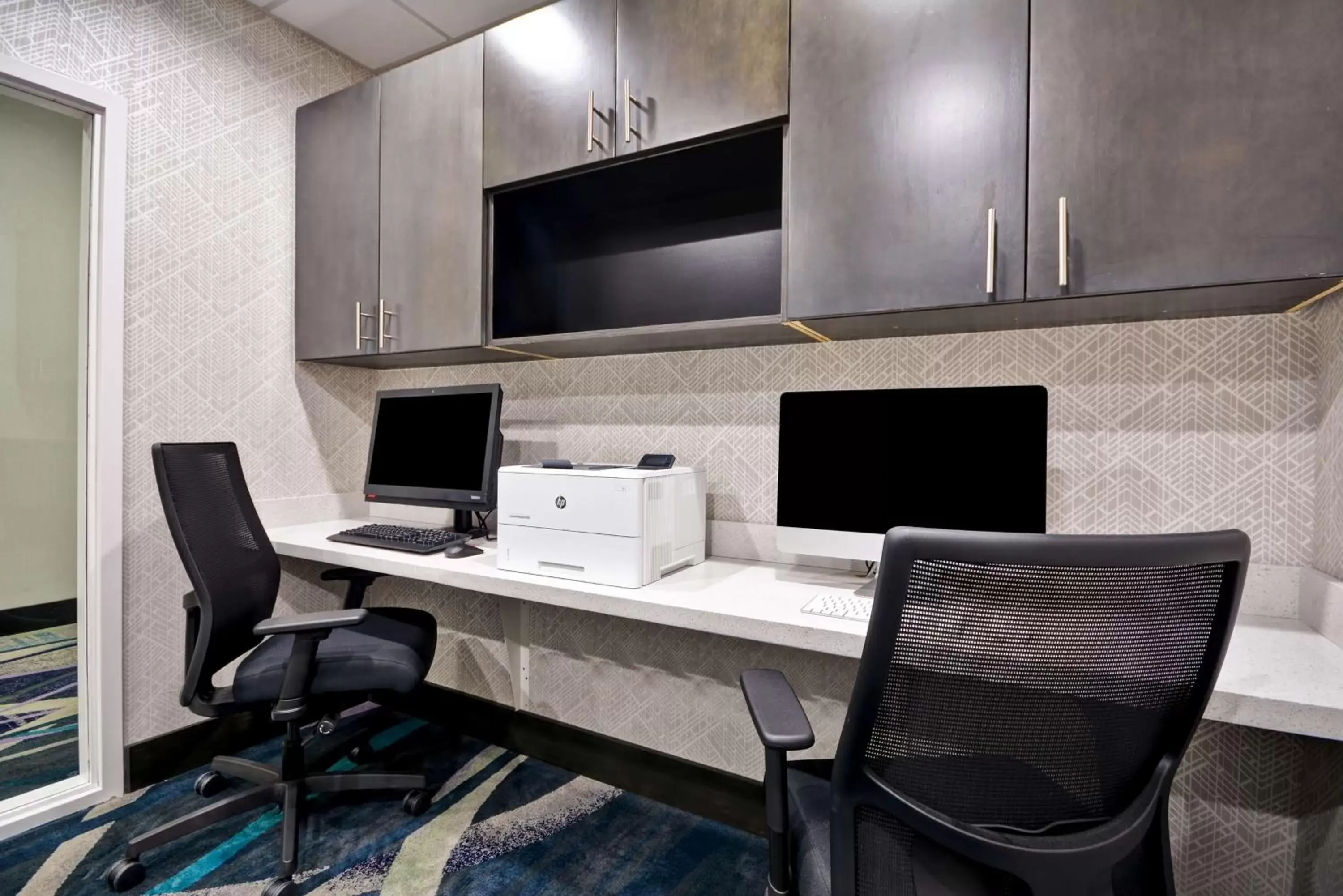 Business facilities in Hilton Garden Inn Tulsa-Broken Arrow, OK