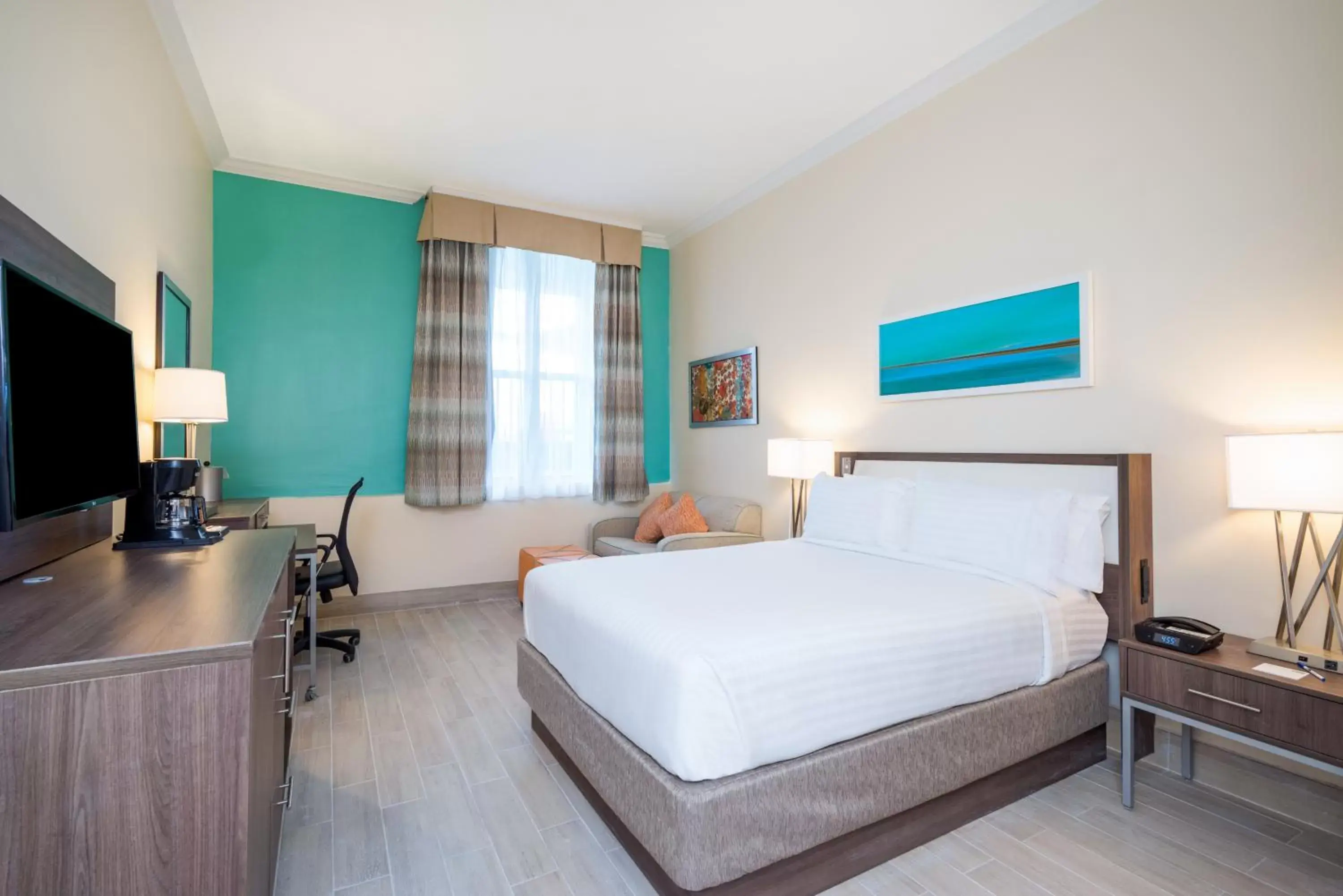 Bed in Holiday Inn Express & Suites Nassau, an IHG Hotel