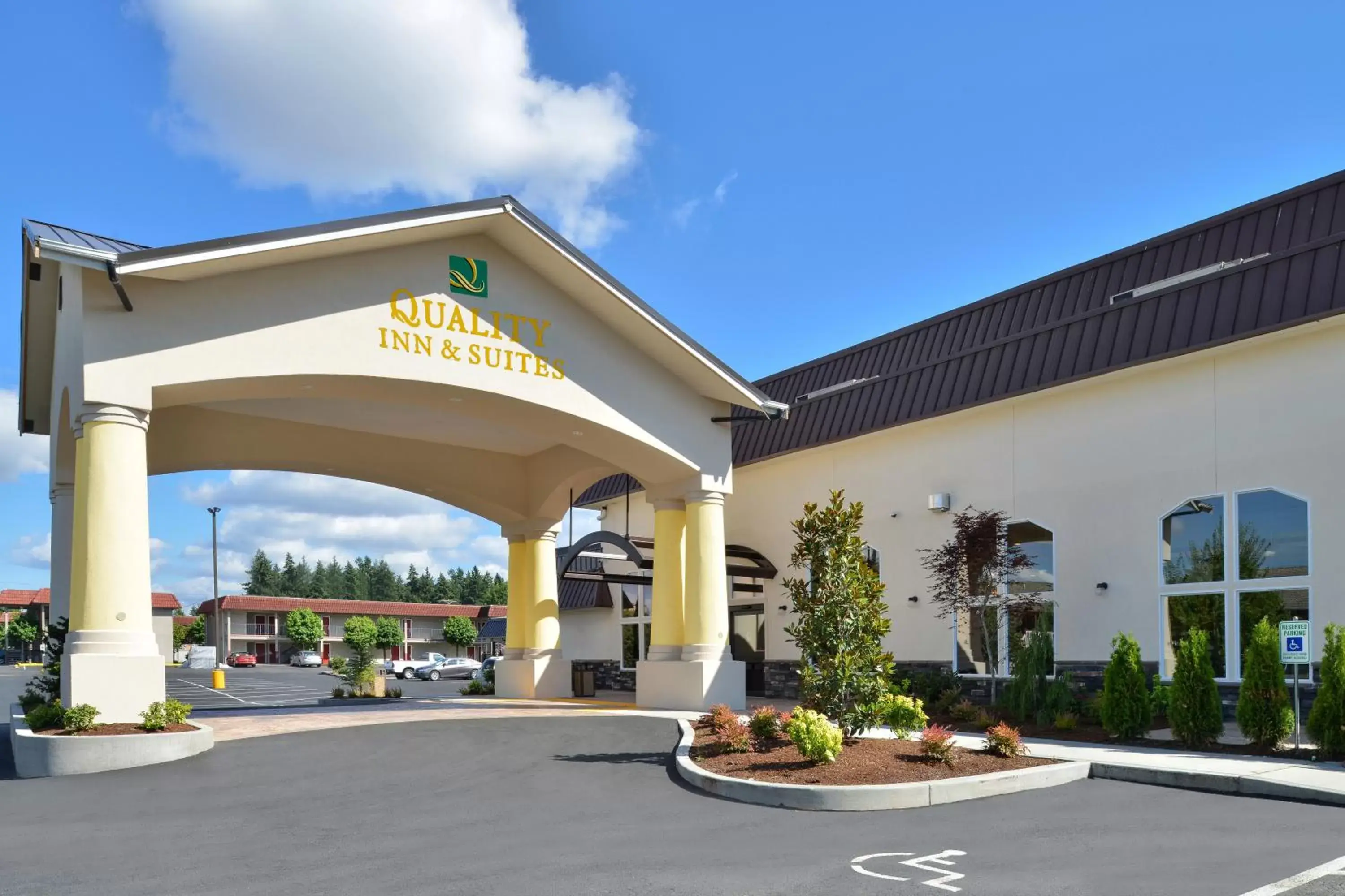 Facade/entrance, Property Building in Quality Inn & Suites Tacoma - Seattle