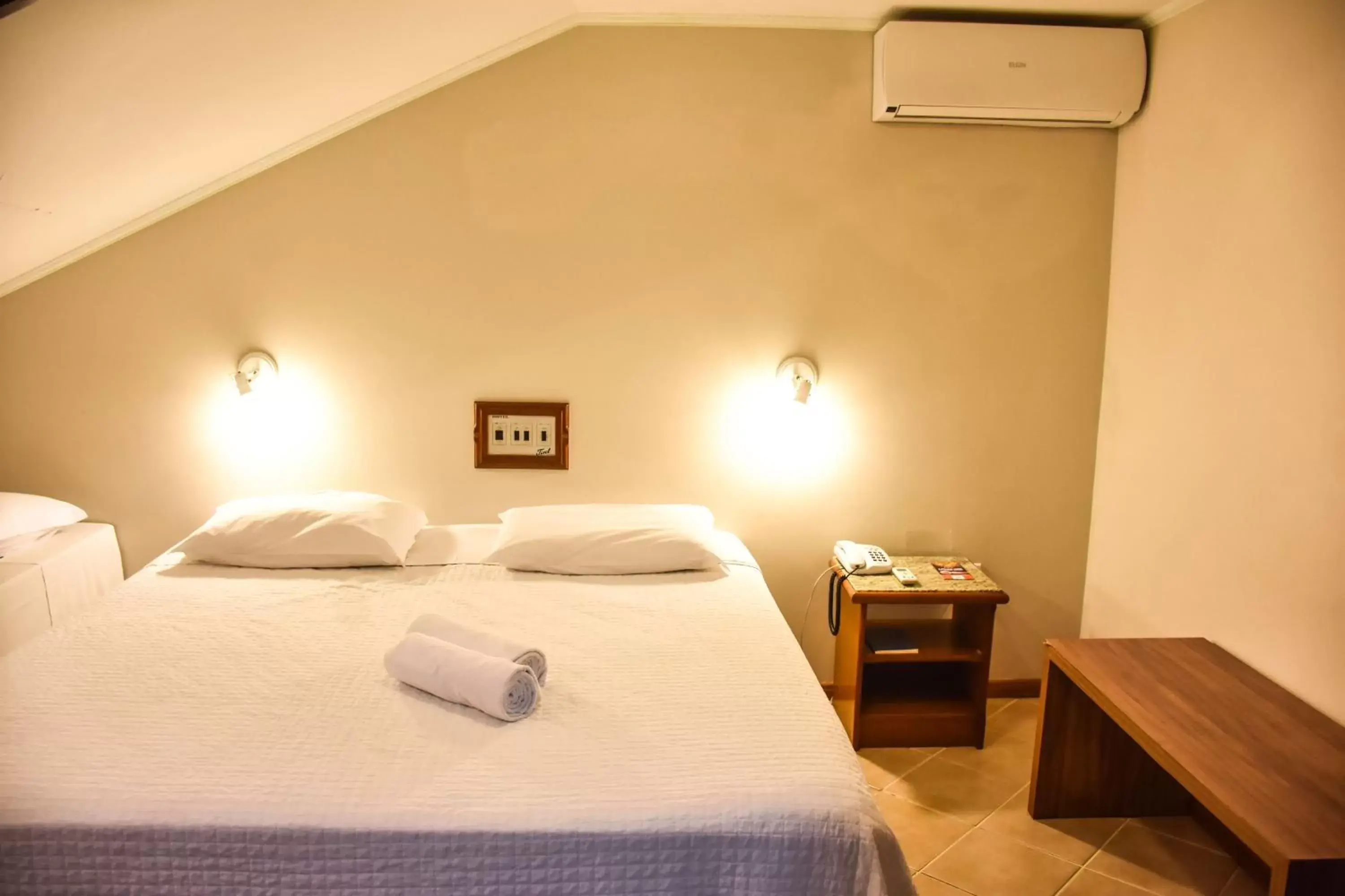 Bedroom, Bed in Sandri City Hotel