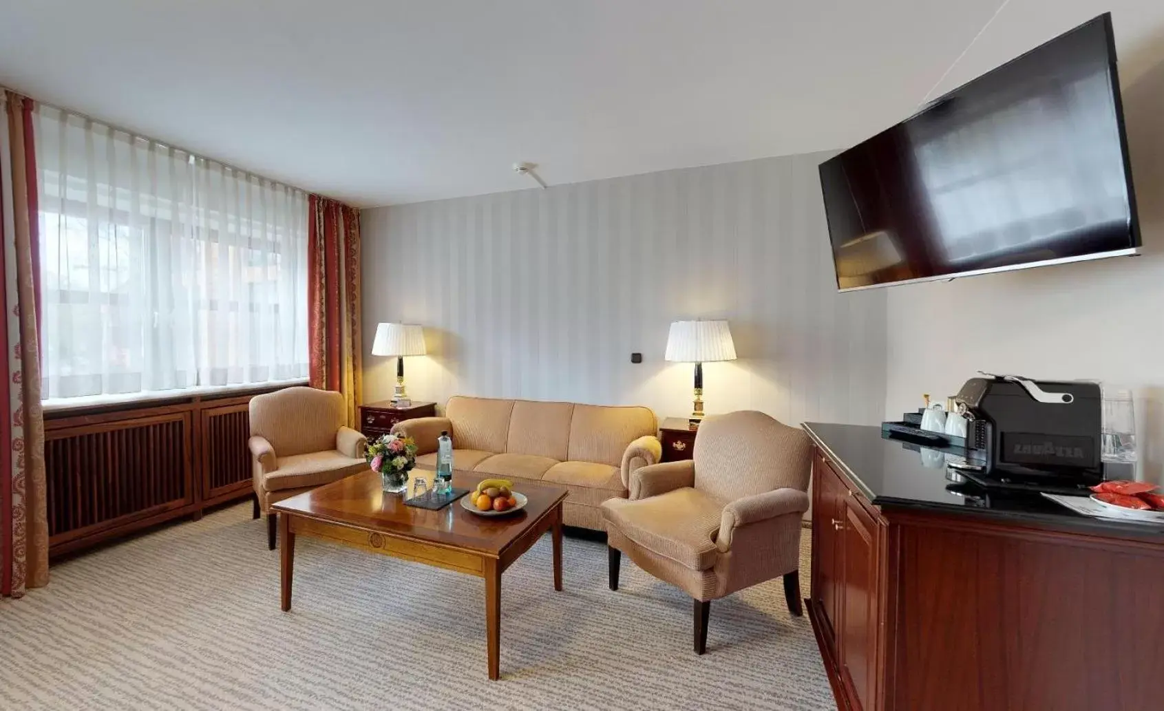 Seating area, TV/Entertainment Center in Hotel Engel