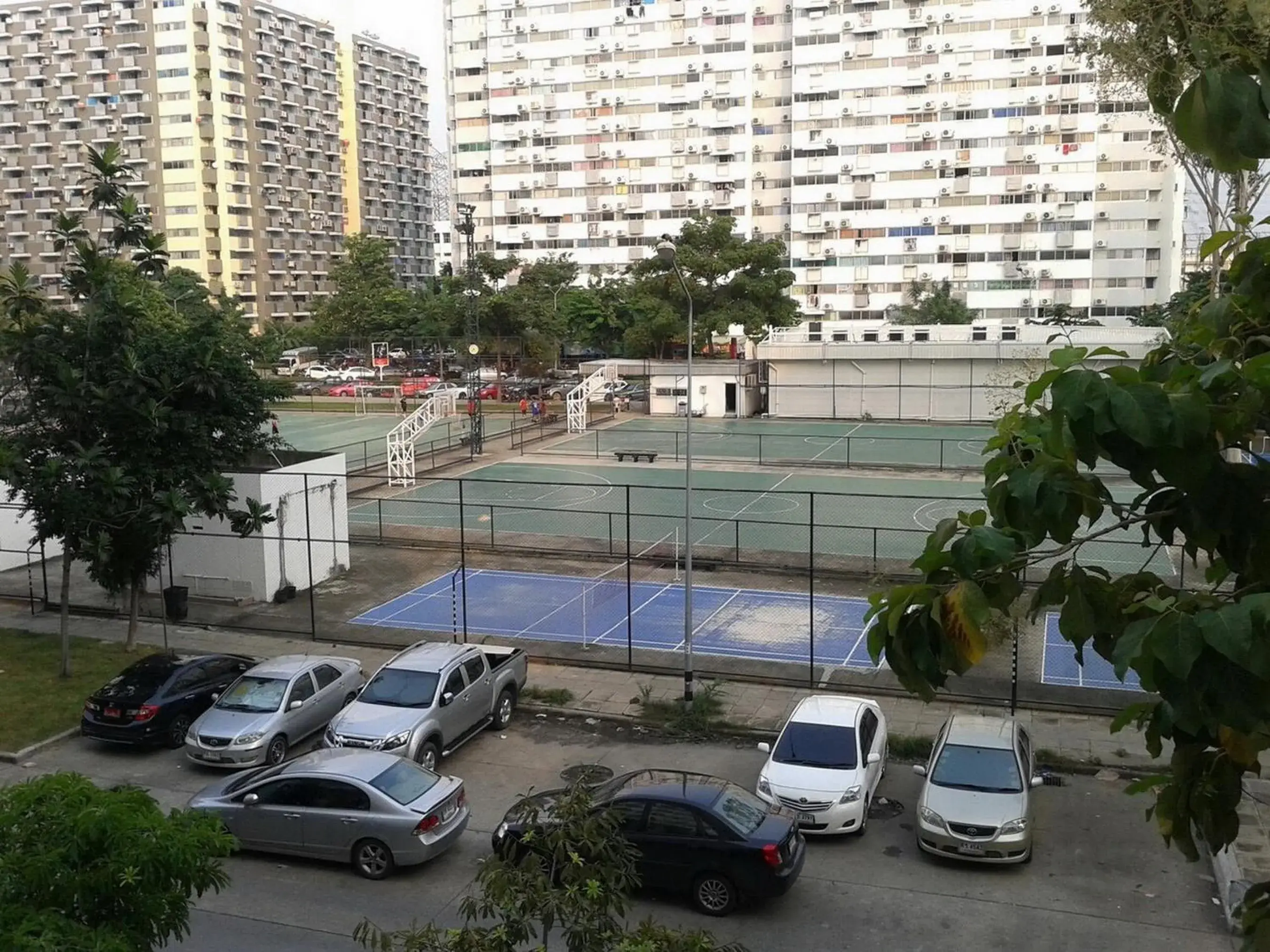 Tennis court in Smart Residence@Muengthongthani