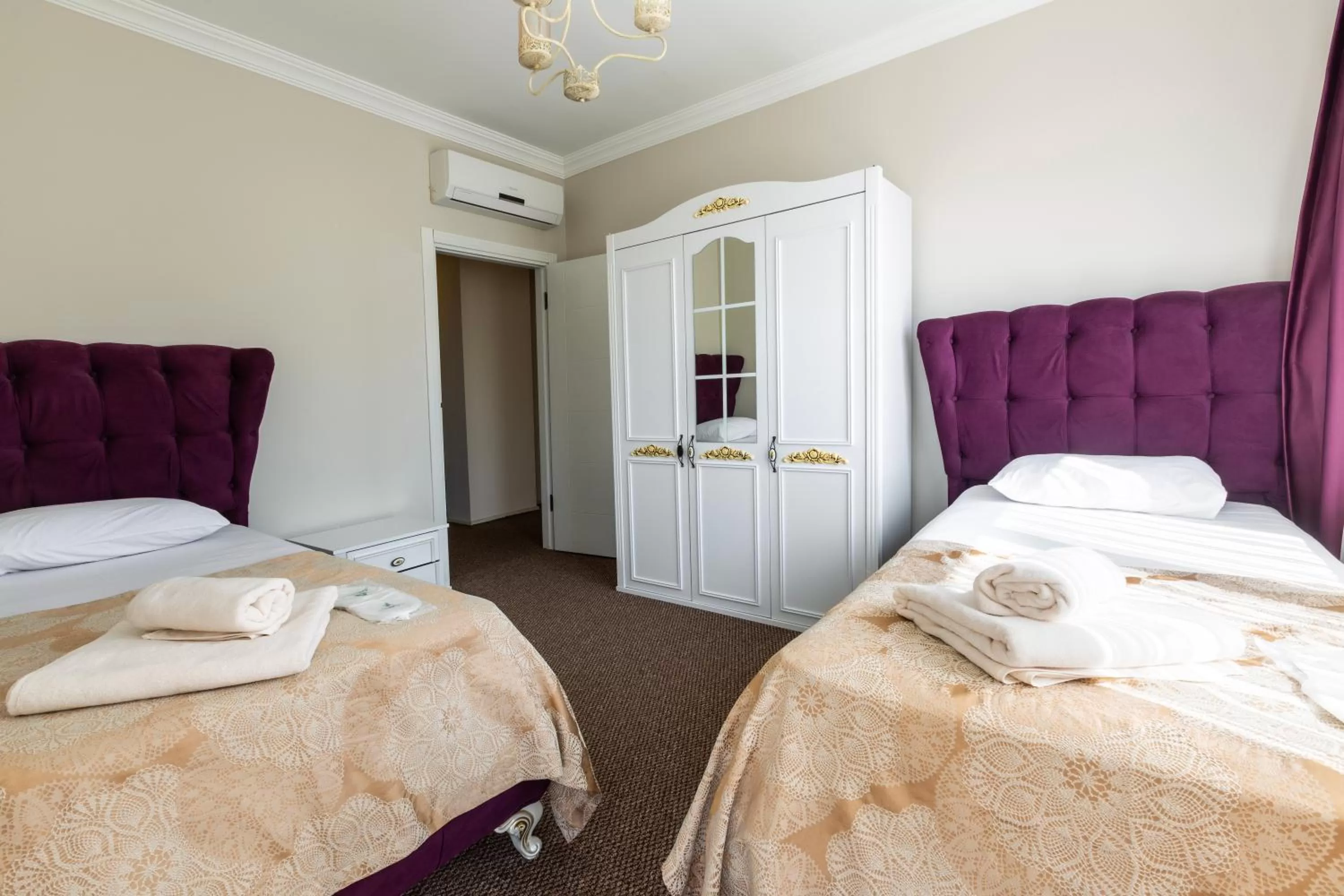 Bed in Bikka&Asell Suite Hotel