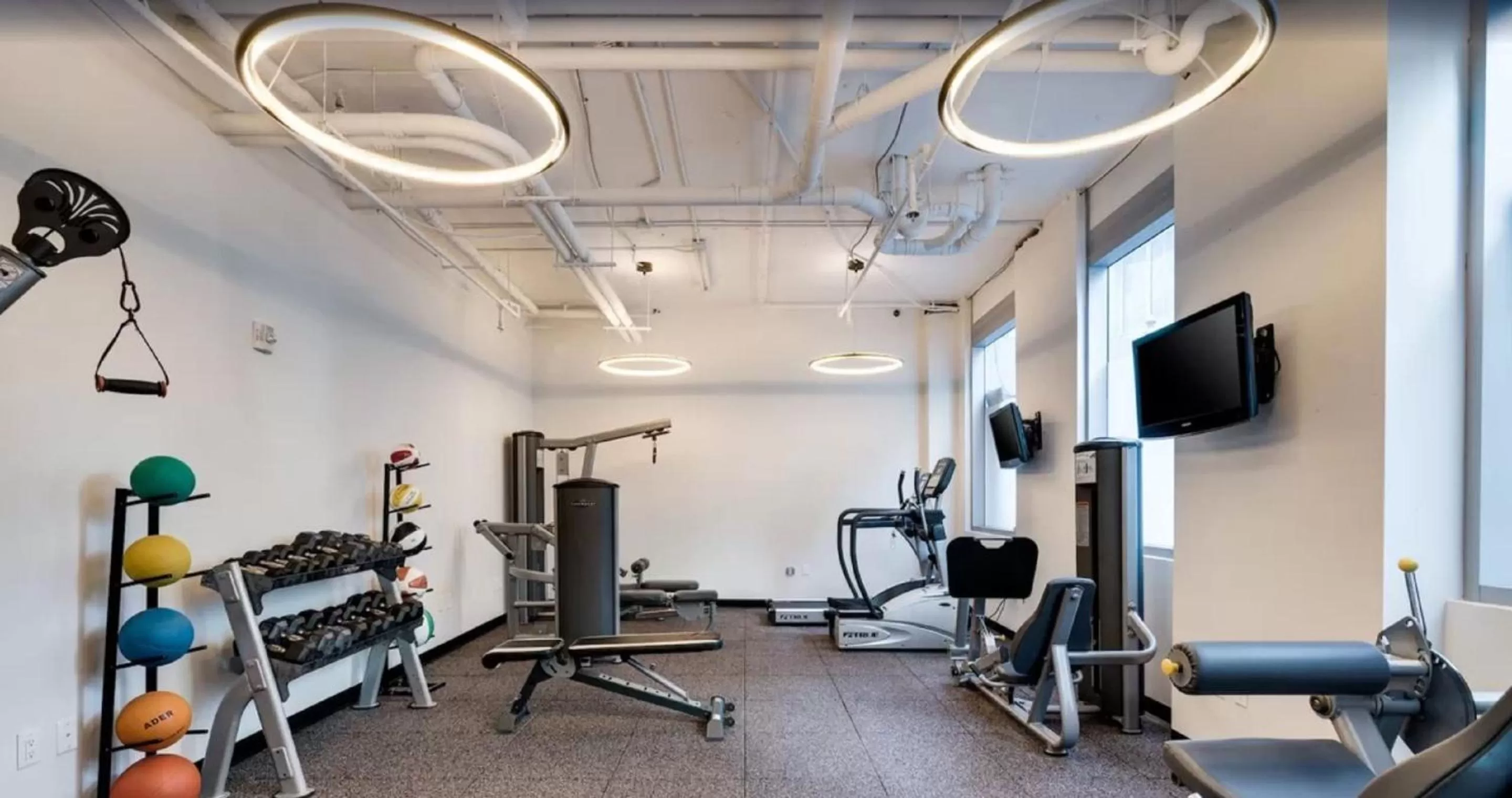 Fitness centre/facilities in South Beach Hotel