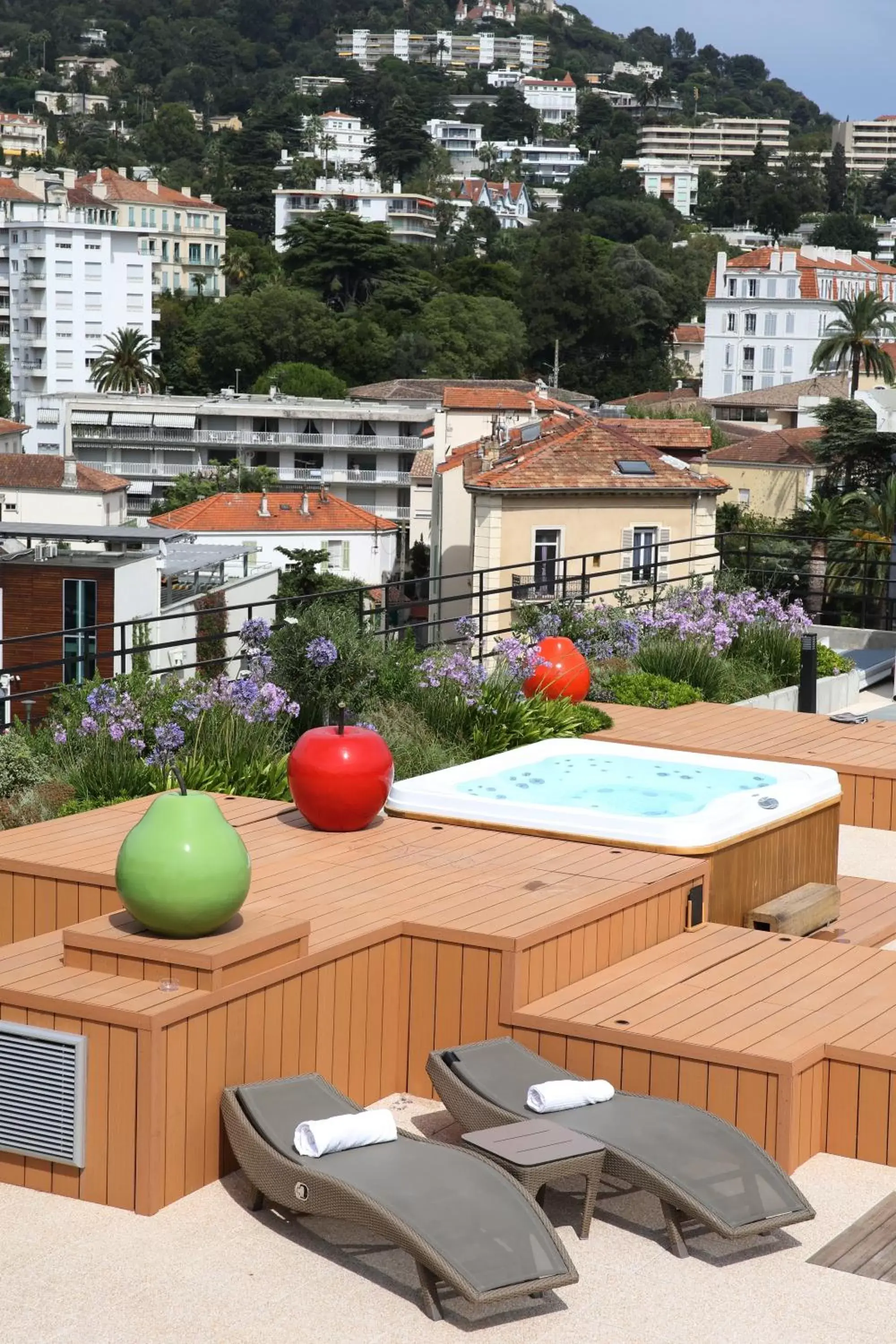 Summer, Swimming Pool in Best Western Premier Le Patio des Artistes Wellness Jacuzzi