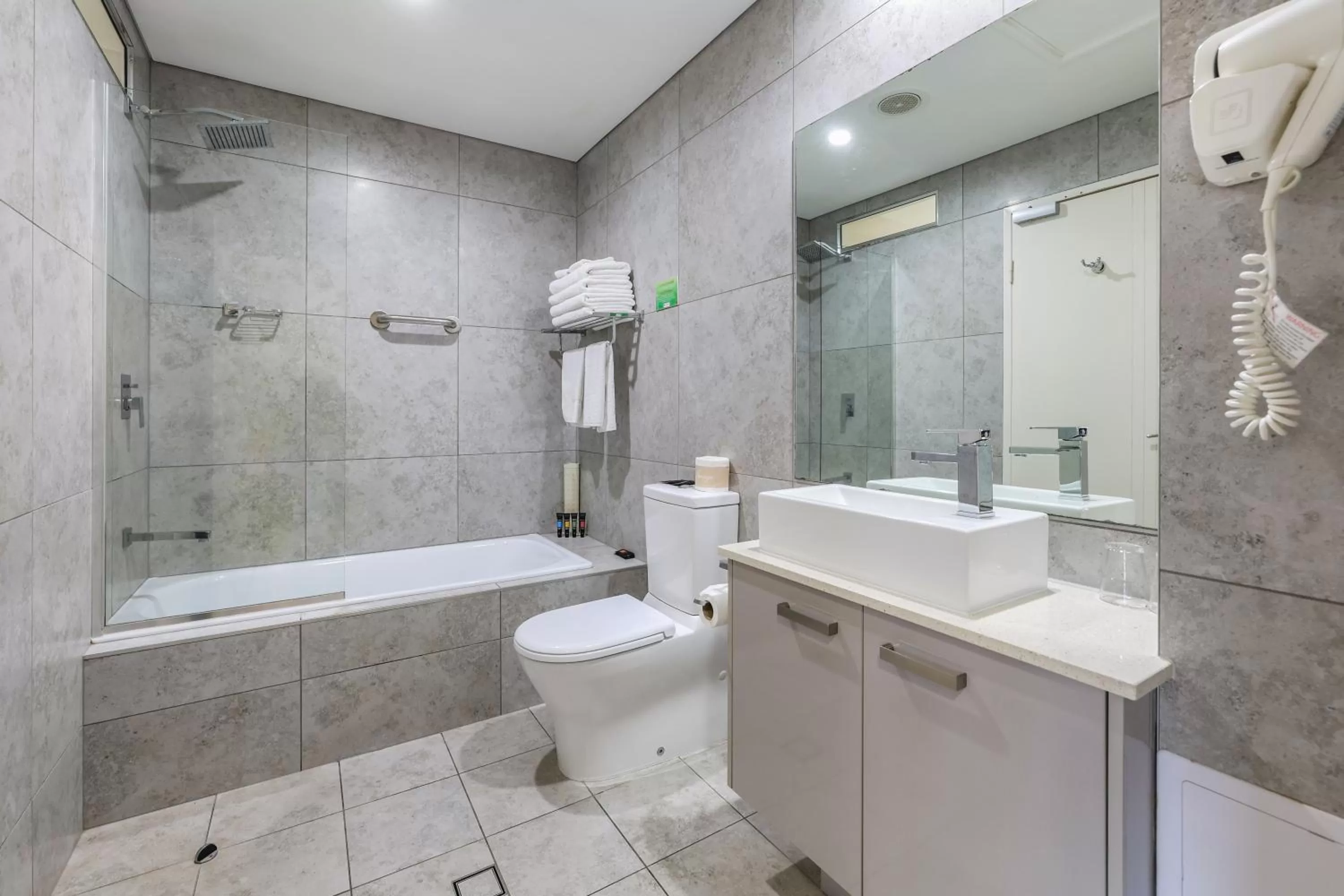 Bathroom in Argus Hotel Darwin