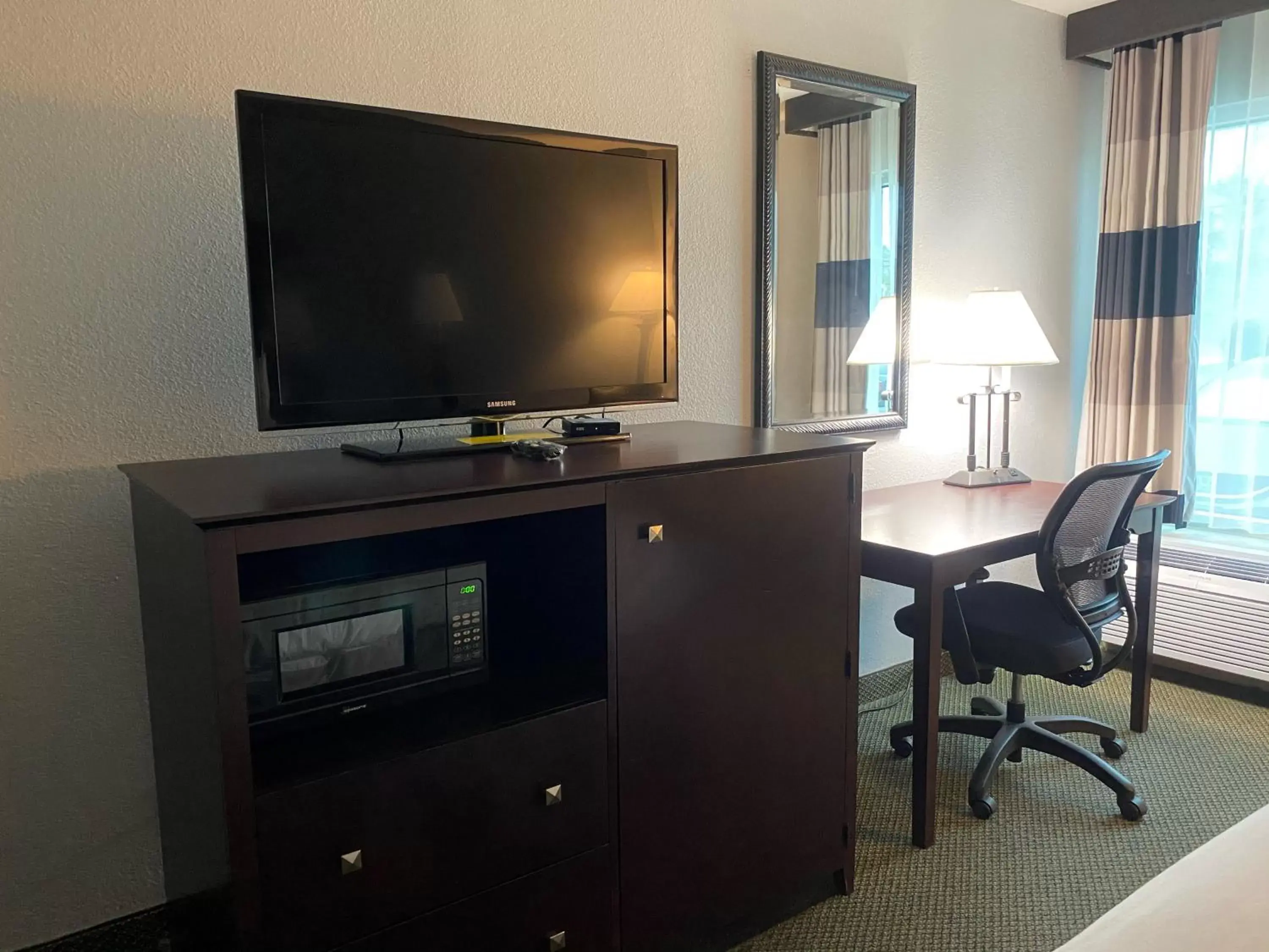 TV and multimedia, TV/Entertainment Center in Ramada by Wyndham Luling