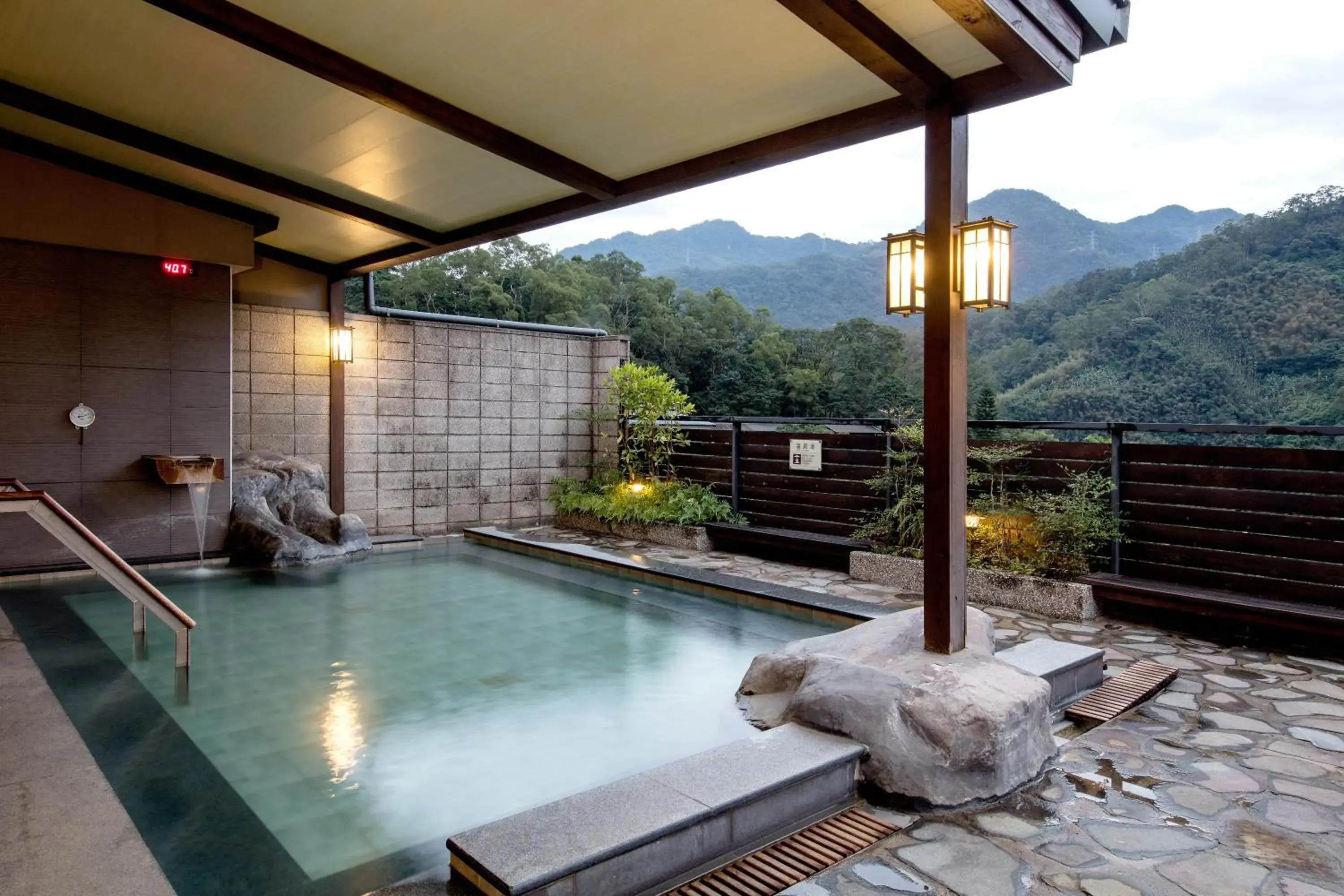 Hot Spring Bath, Swimming Pool in Great Roots Forestry Spa Resort