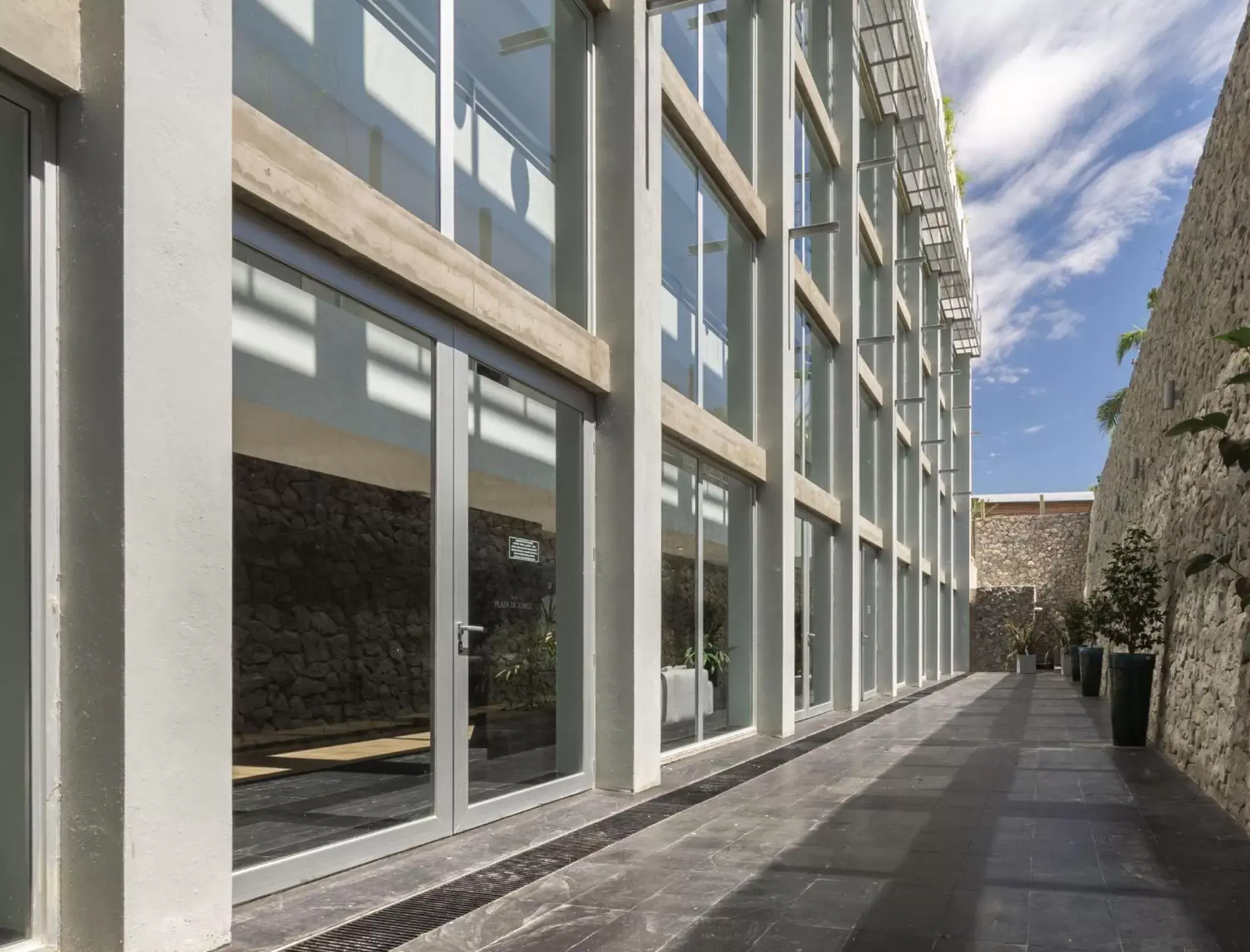 Facade/entrance in Dazzler by Wyndham Colonia Facade/entrance in Dazzler by Wyndham Colonia