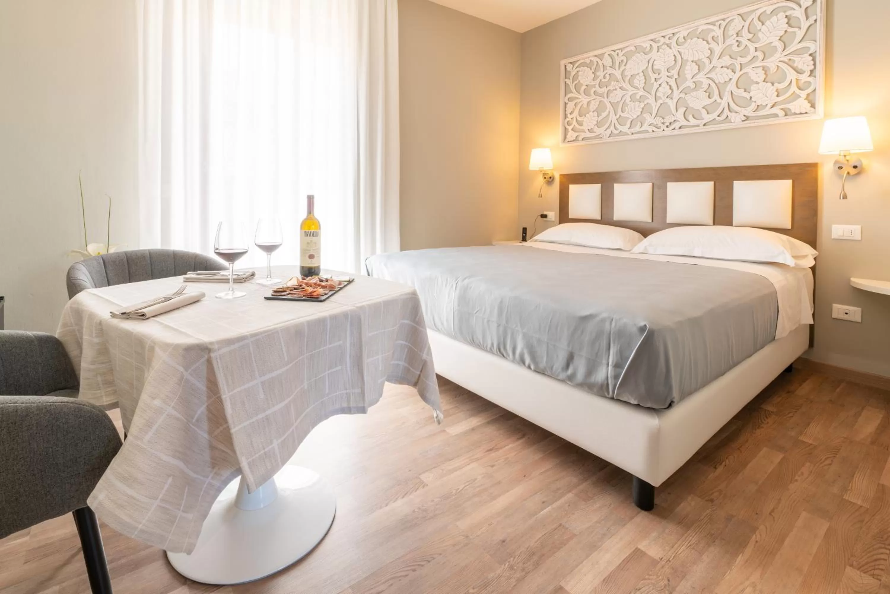 Photo of the whole room, Bed in GG8 Hotel & Suite SPA