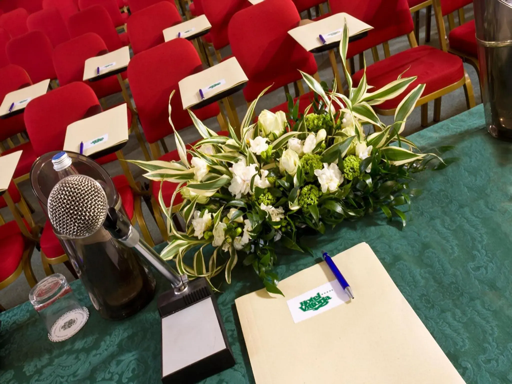 Business facilities in Hotel Vittoria