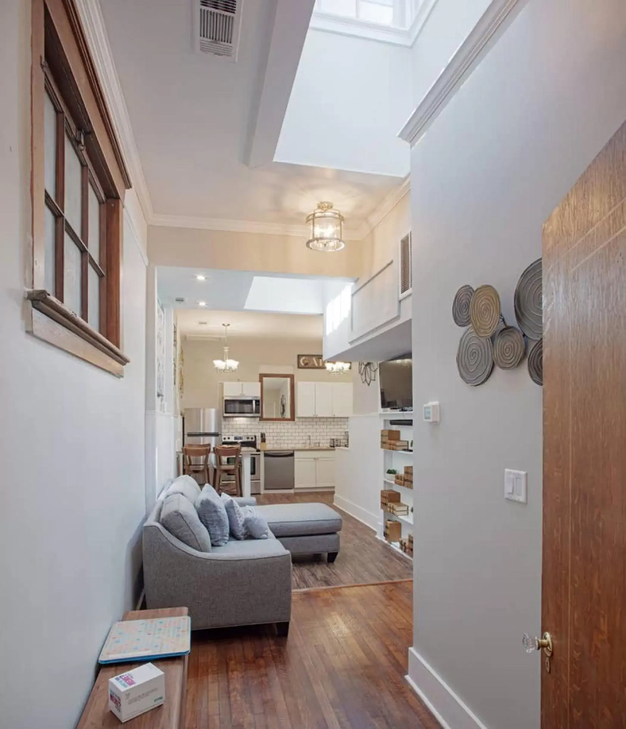 Living room, Seating Area in 101 E Waldburg - Cozy Cottage just off of Forsyth Park