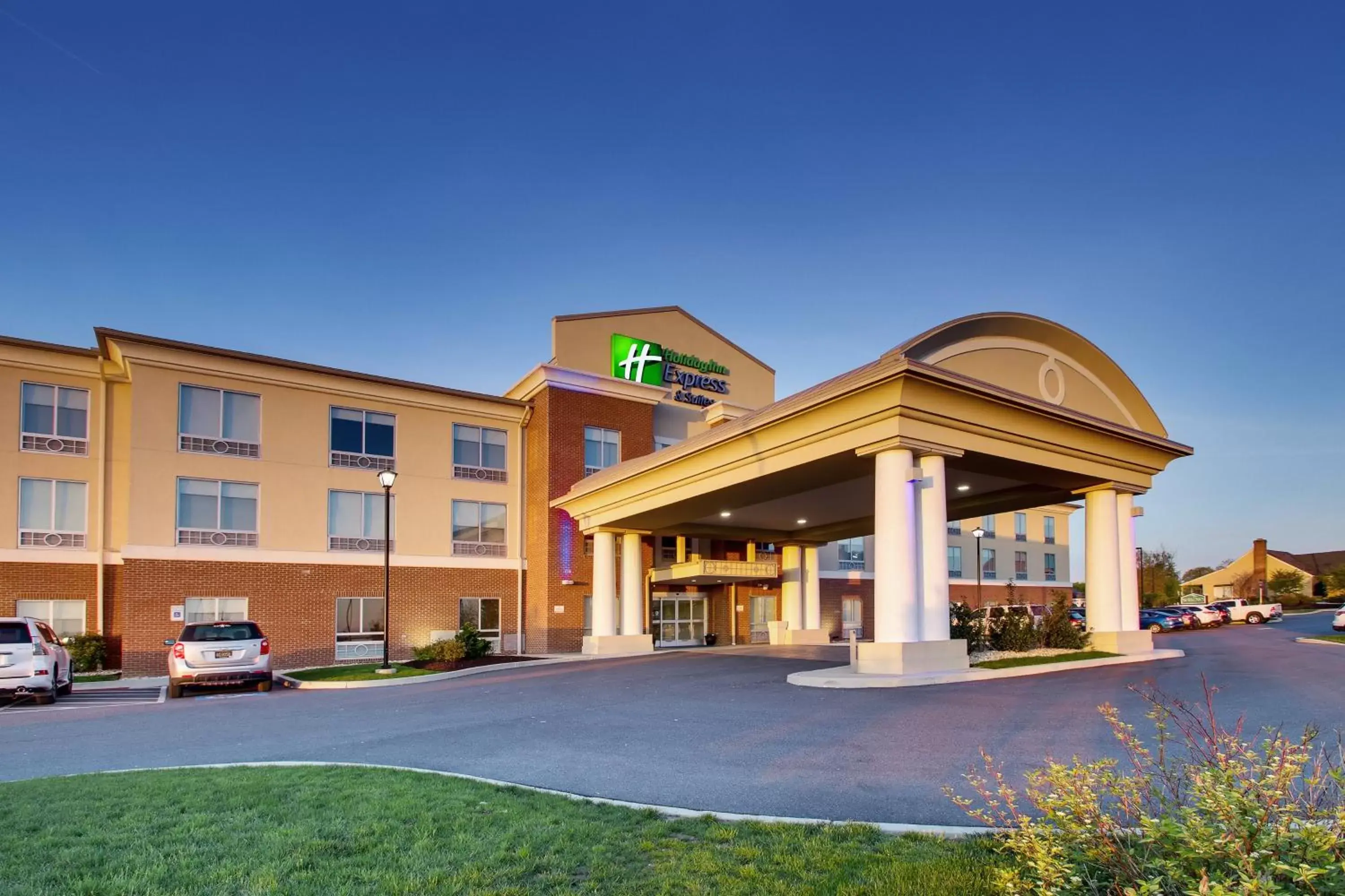 Property Building in Holiday Inn Express & Suites Lancaster East - Strasburg, an IHG Hotel