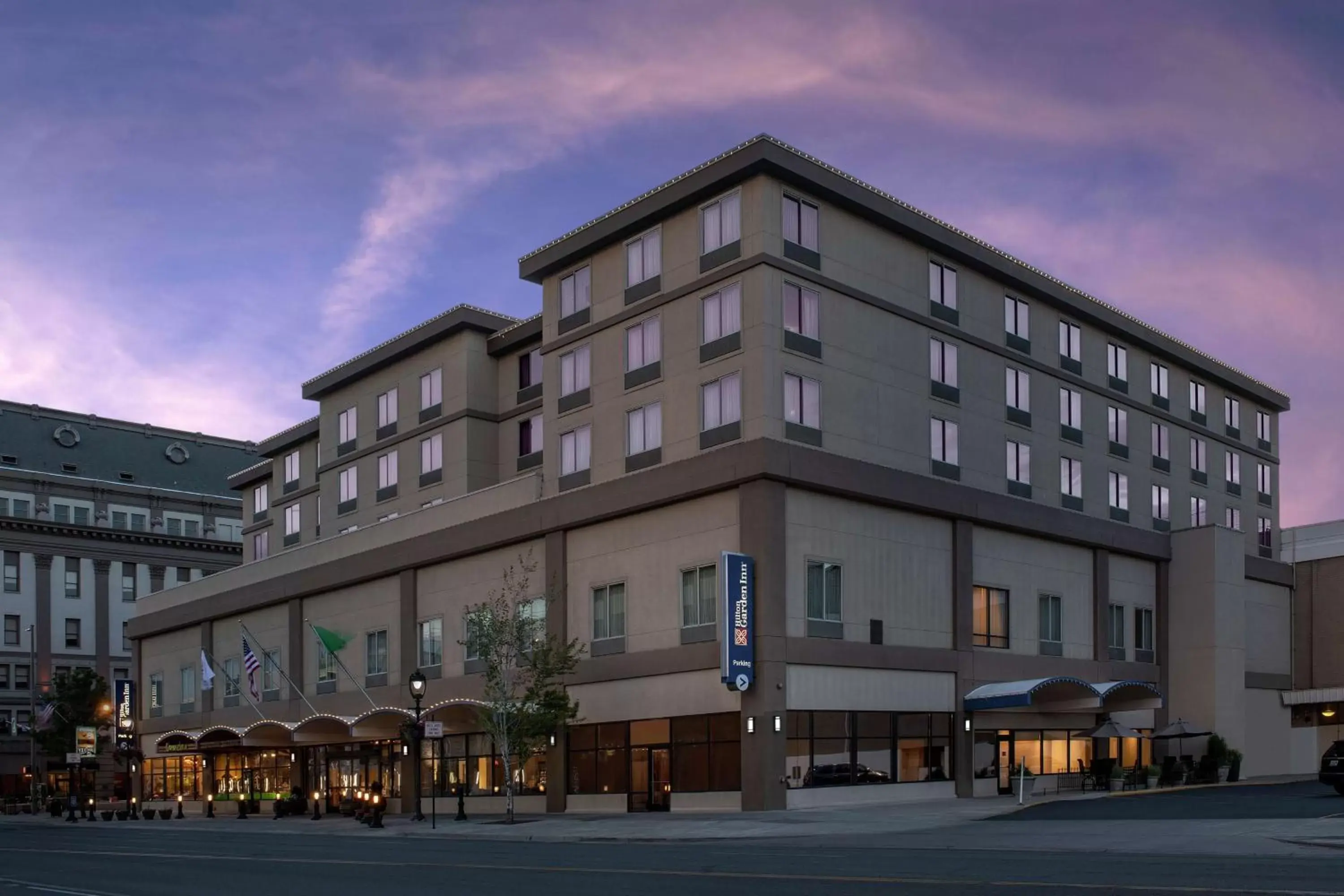 Property building in Hilton Garden Inn Yakima Downtown Property building in Hilton Garden Inn Yakima Downtown