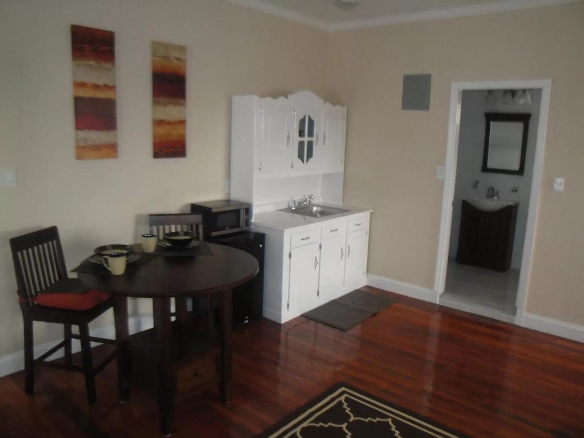 Food and drinks in El Dorado Inn