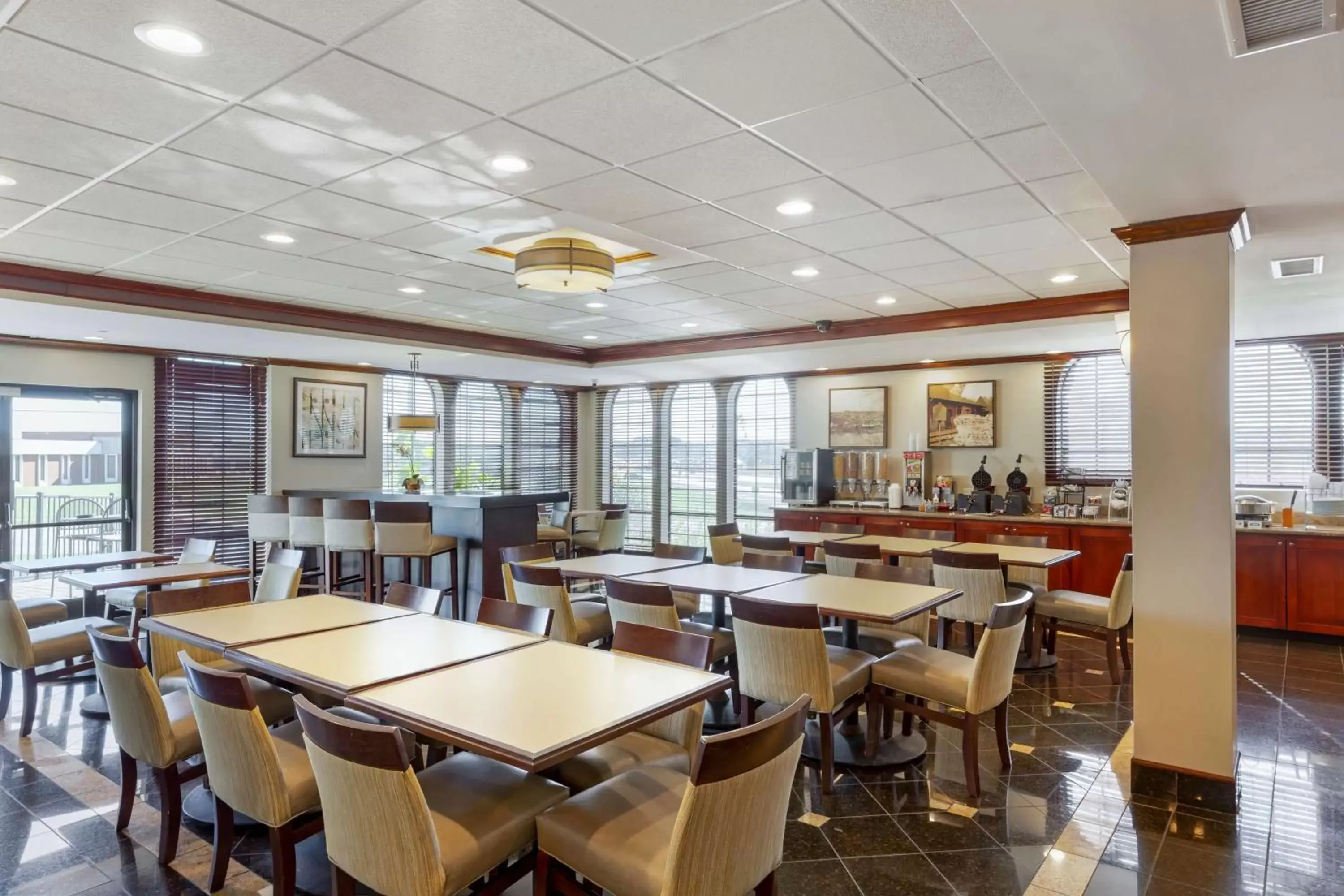 Breakfast, Restaurant/Places to Eat in Best Western Plus South Hill Inn
