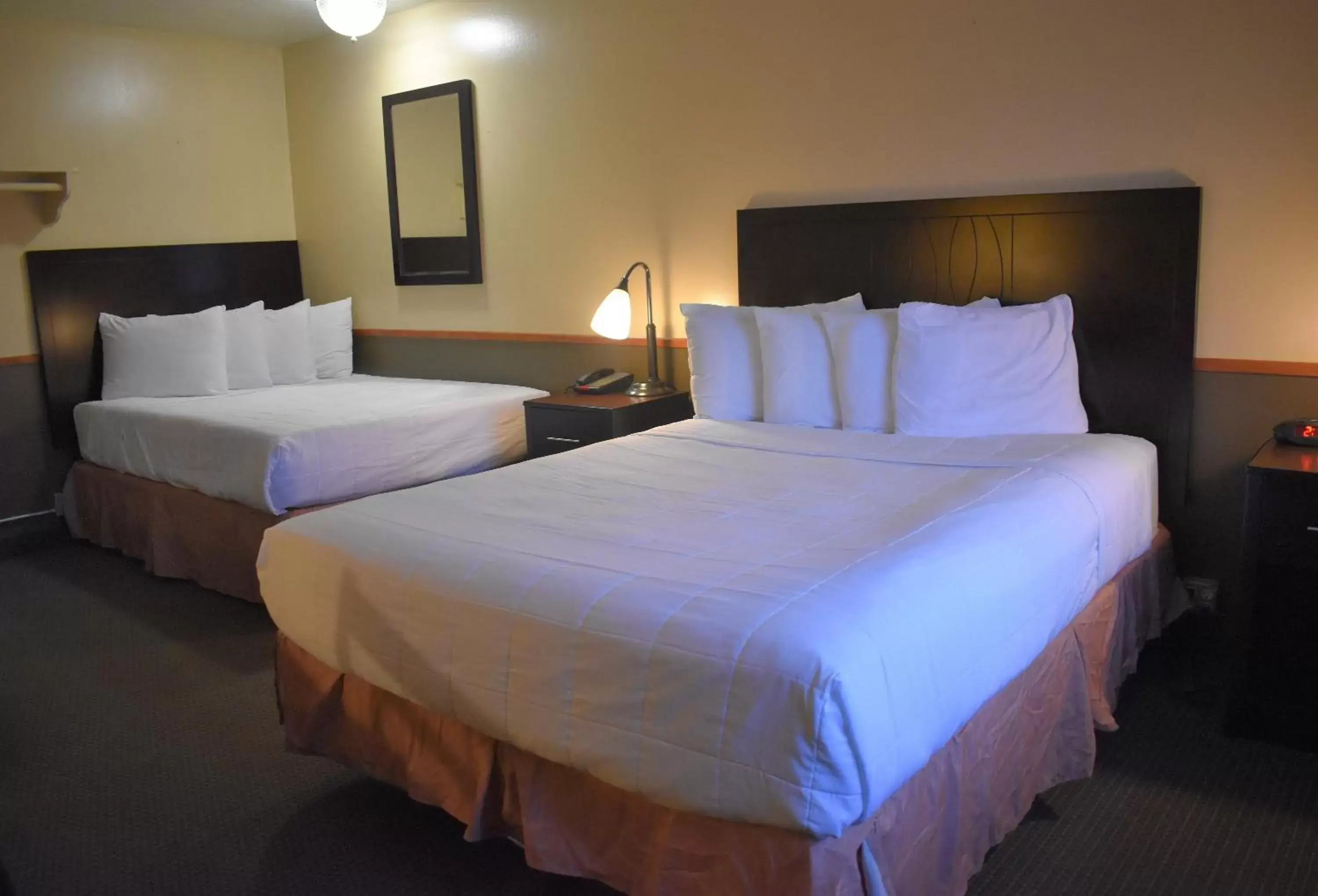Bedroom, Bed in SureStay Hotel by Best Western Portland City Center