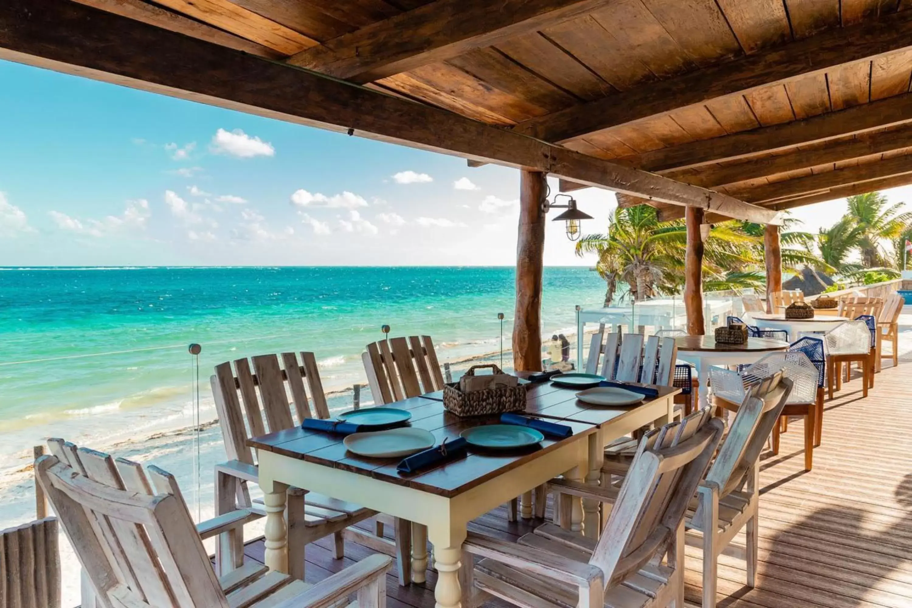 Restaurant/Places to Eat in Hacienda Morelos Beachfront Hotel