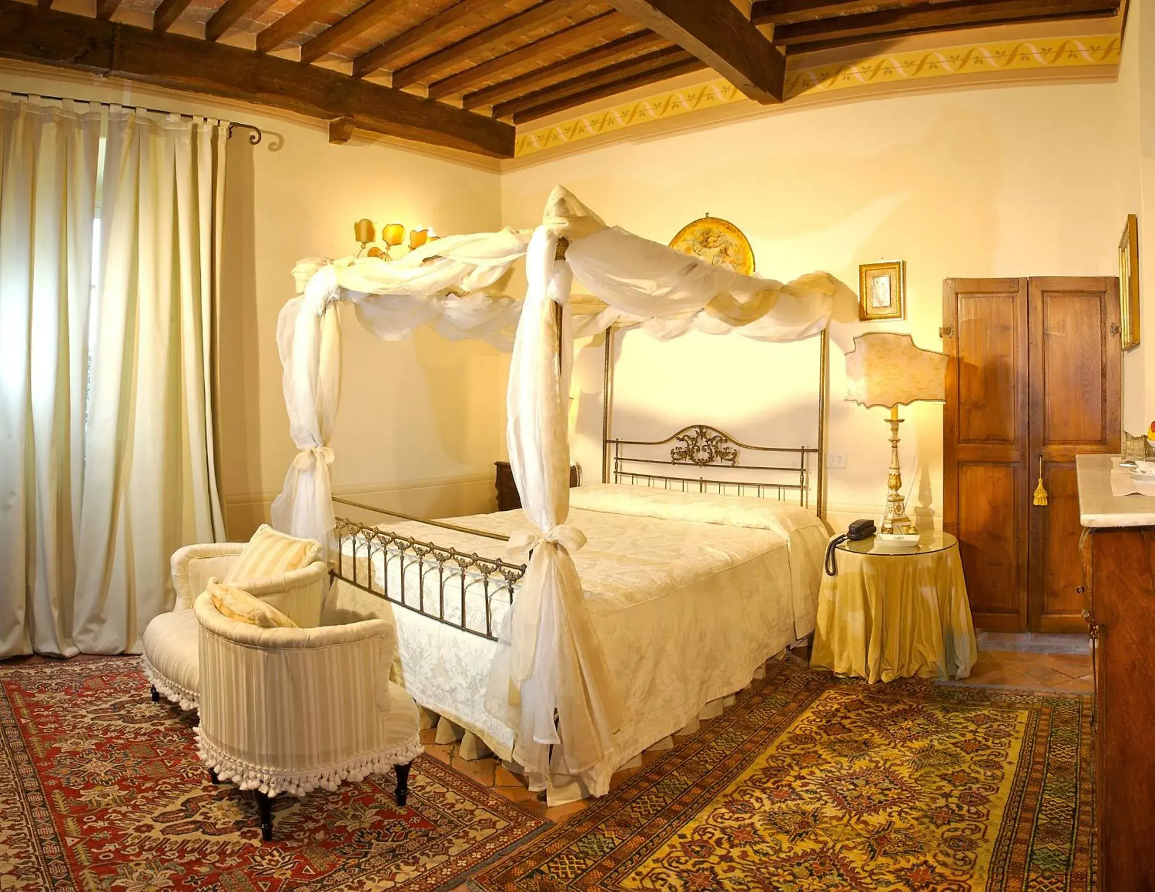 Photo of the whole room, Bed in Relais Villa Baldelli