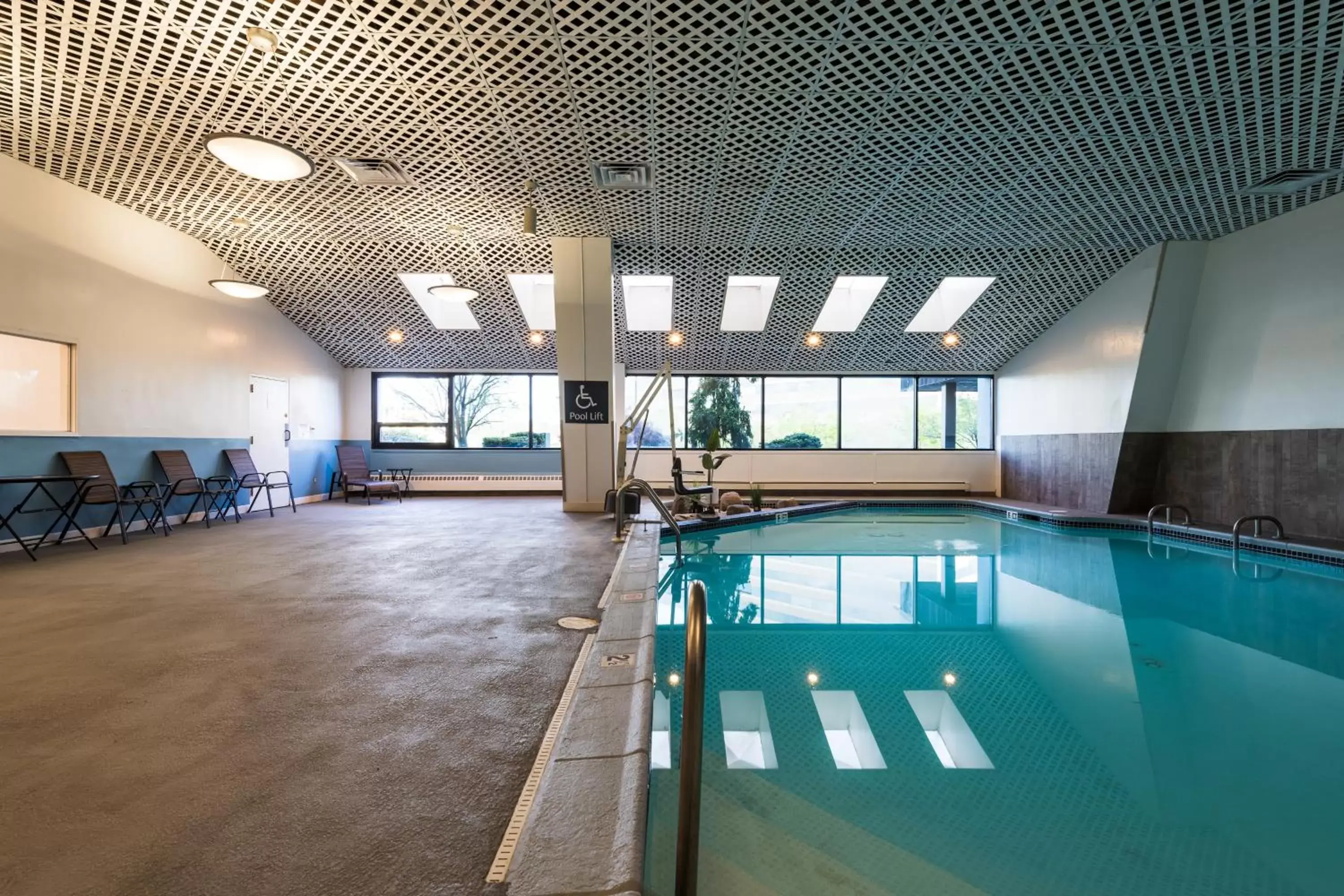 Swimming Pool in APA Hotel Woodbridge