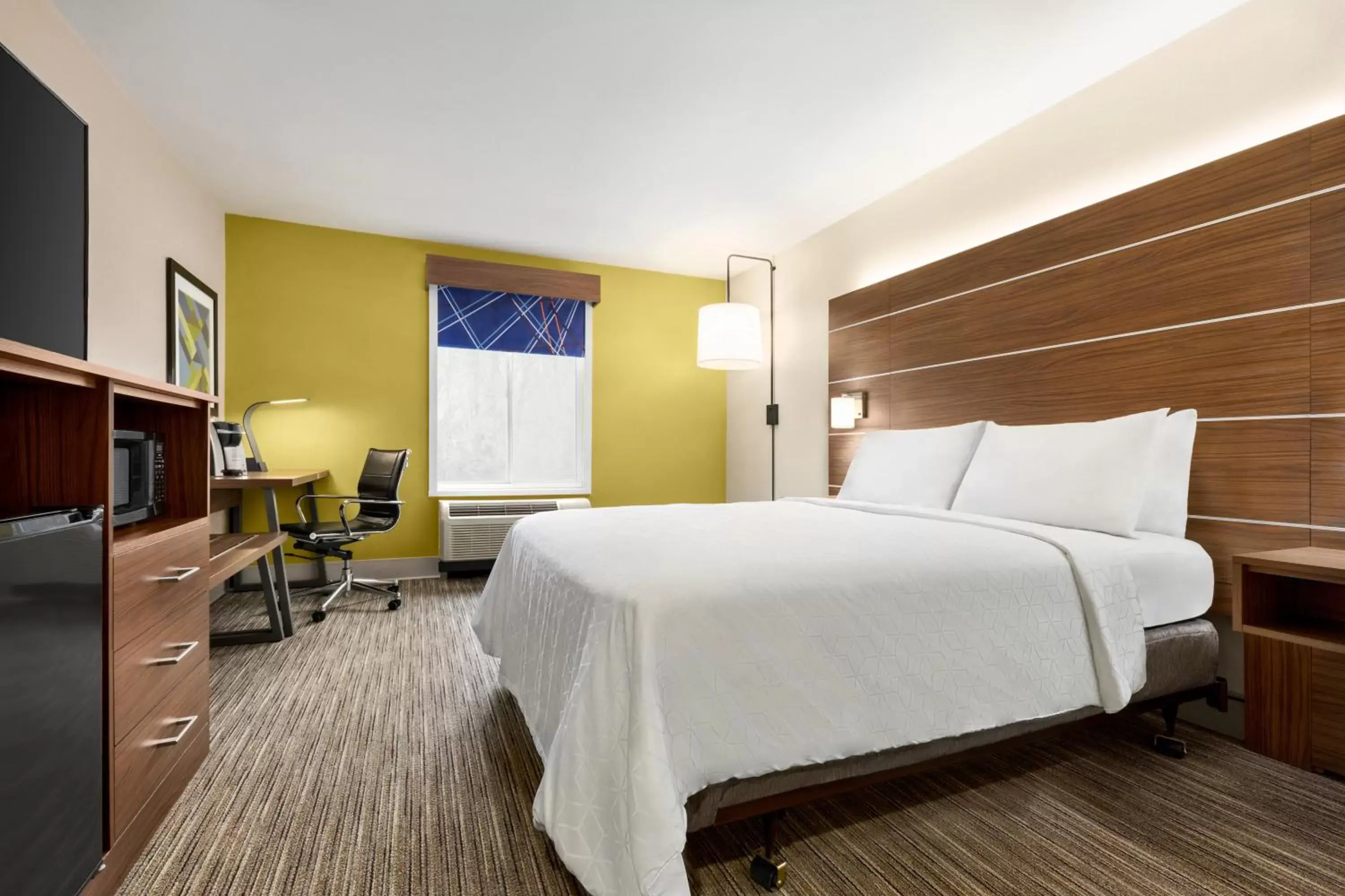 Photo of the whole room, Bed in Holiday Inn Express & Suites Philadelphia - Mt Laurel, an IHG Hotel