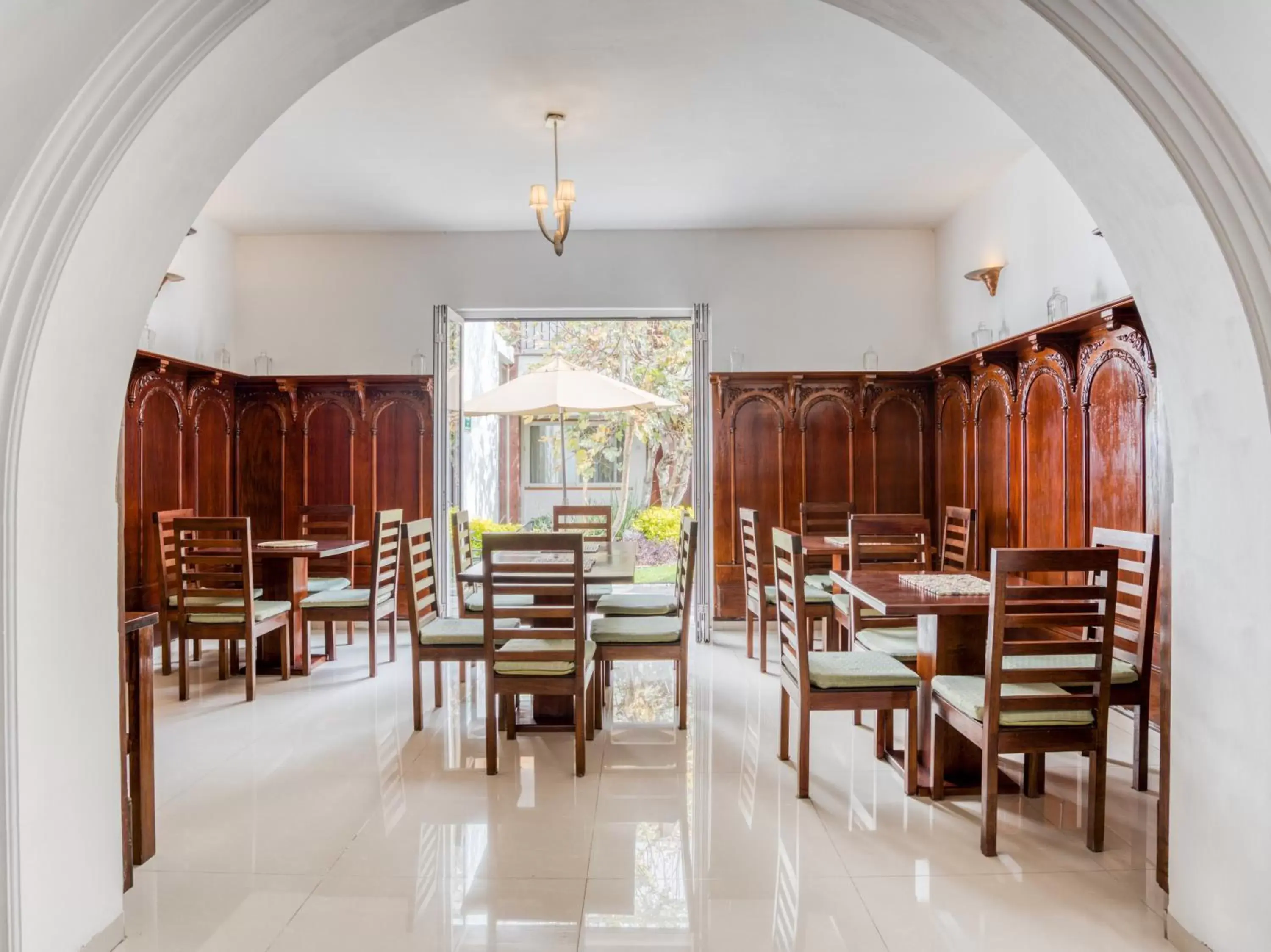 Restaurant/Places to Eat in Hotel Quinta Allende