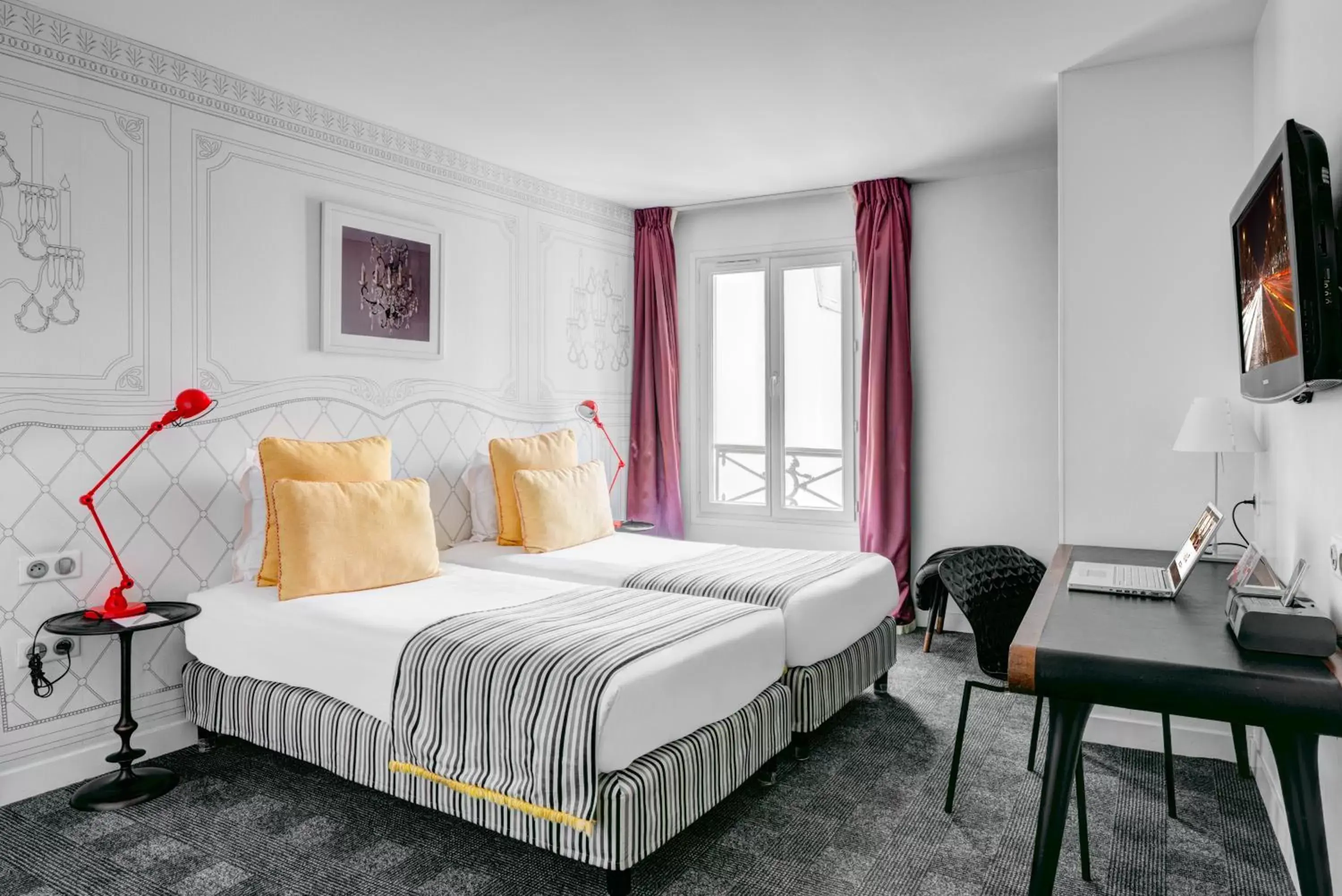 Bedroom, Bed in Hotel Joyce - Astotel